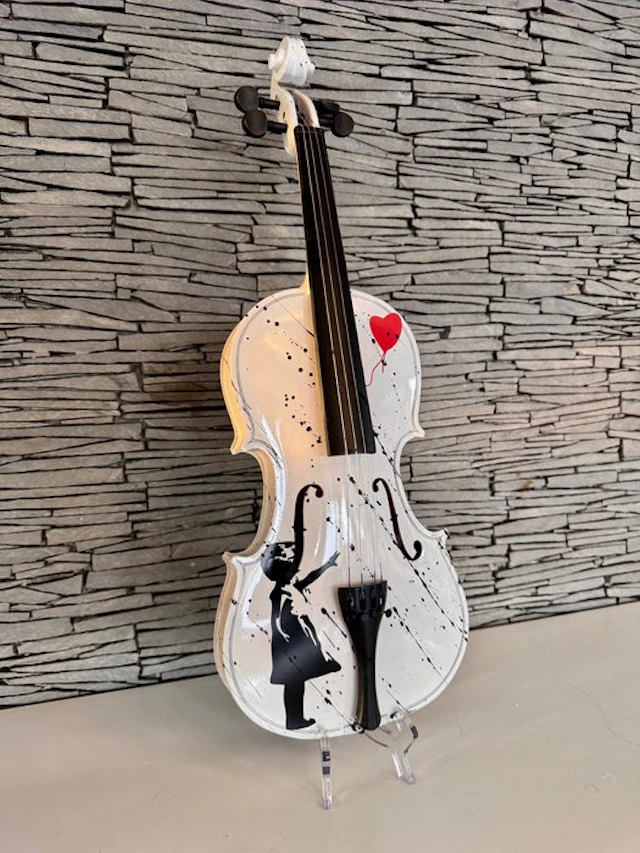 L.M ARTS - Violon Banksy