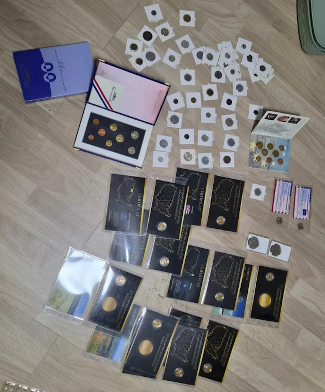 World. Collection of coins and coin sets (No reserve price)