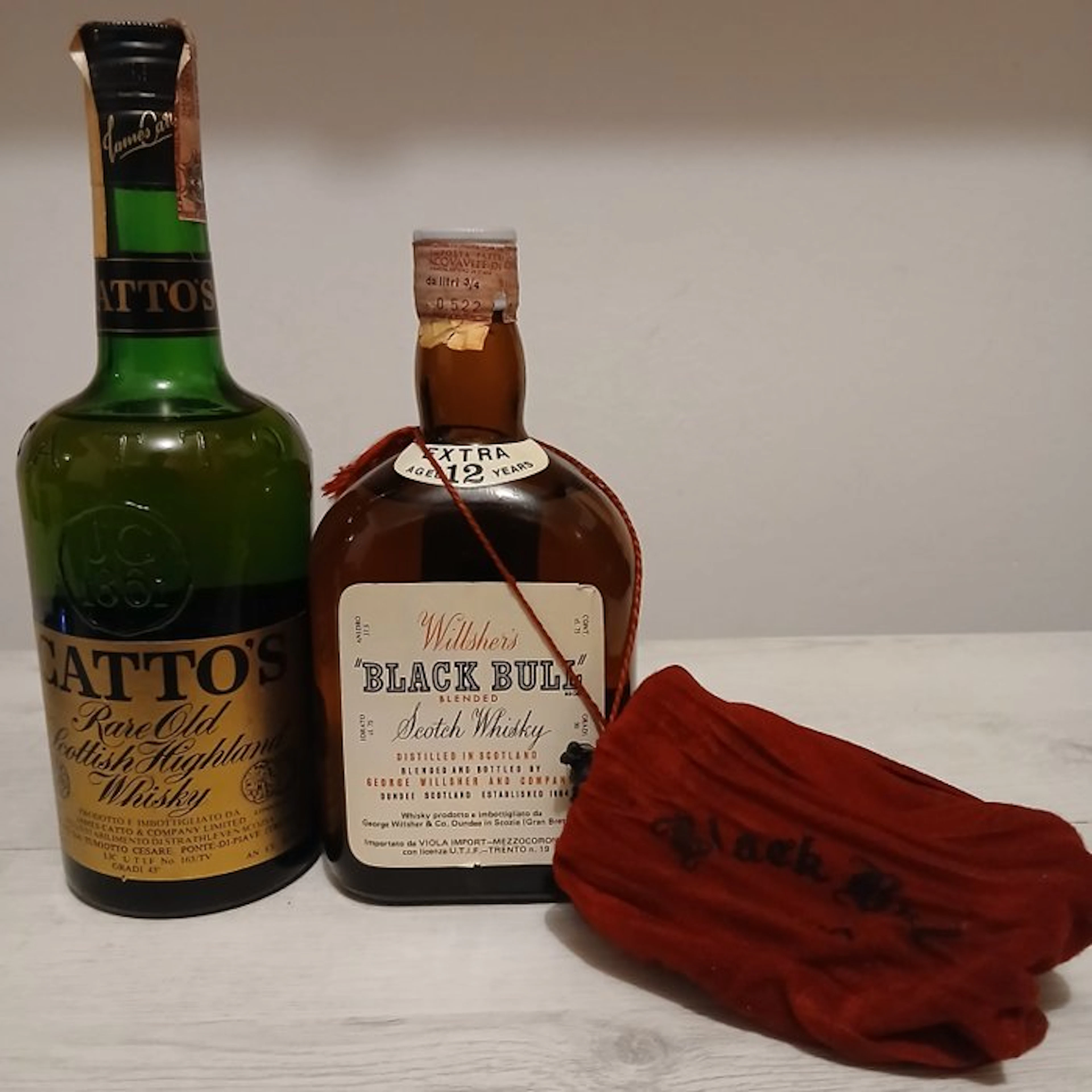 Catto's Rare Old + Black Bull 12yo - b. 1970s, 1980s - 75cl - 2 bottles