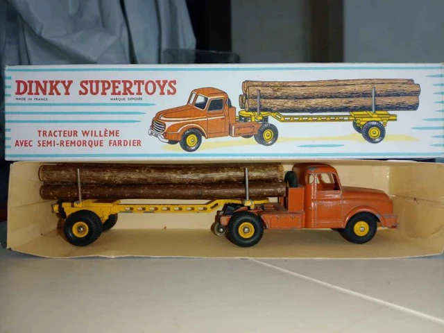 Dinky Supertoys - Model car - Tracteur Willème avec semi-remorque Fardier