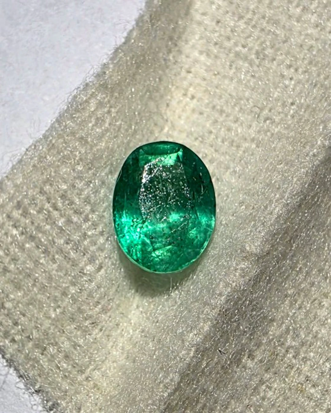 1 pcs Green Emerald - 1.49 ct - International Gemological Institute (IGI)