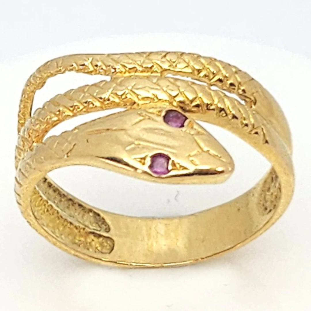 Ring - 18 kt. Yellow gold - 0.10ct. tw. Ruby