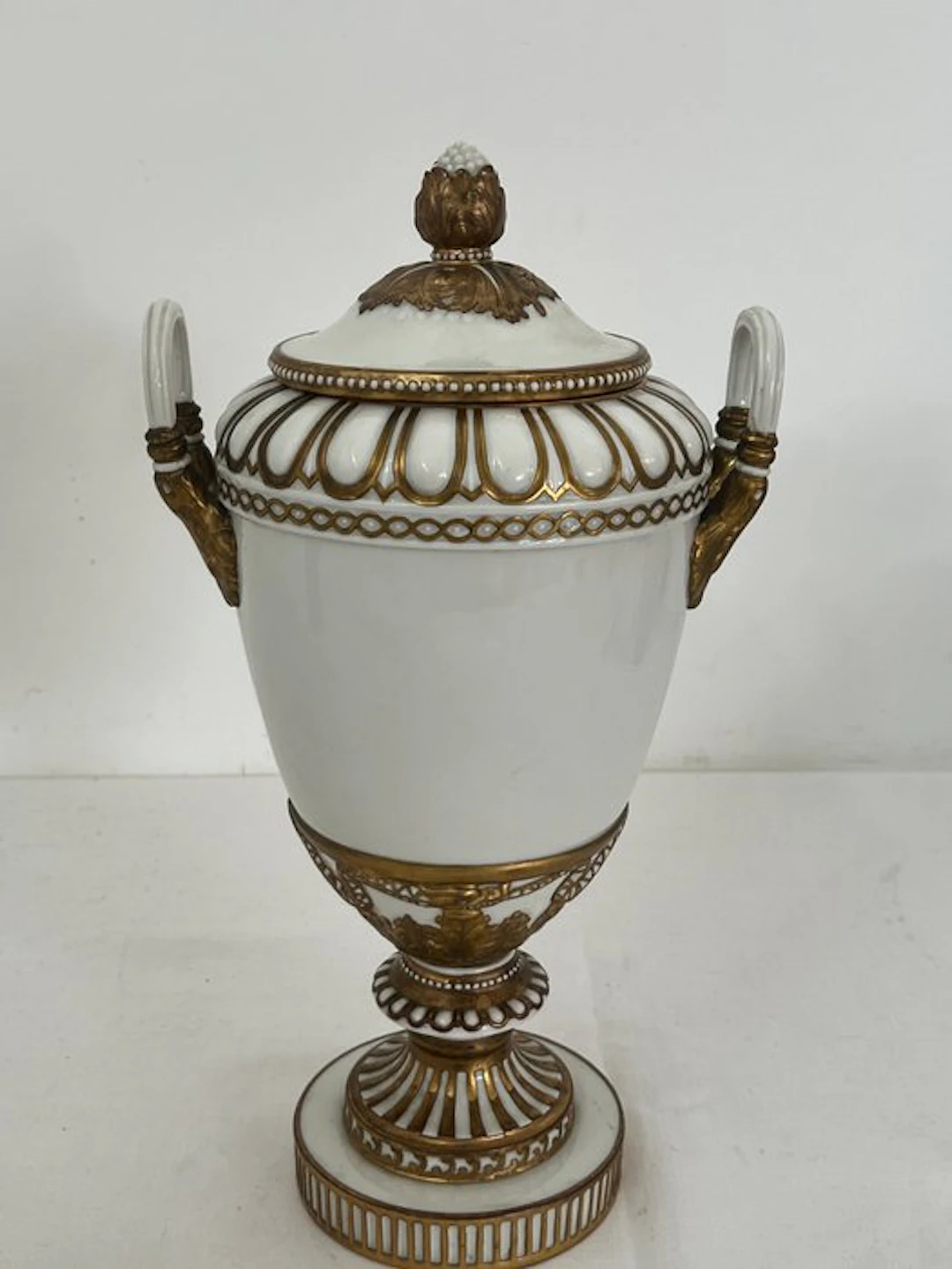 KPM Berlino - Vase - Porcelain - trophy wife