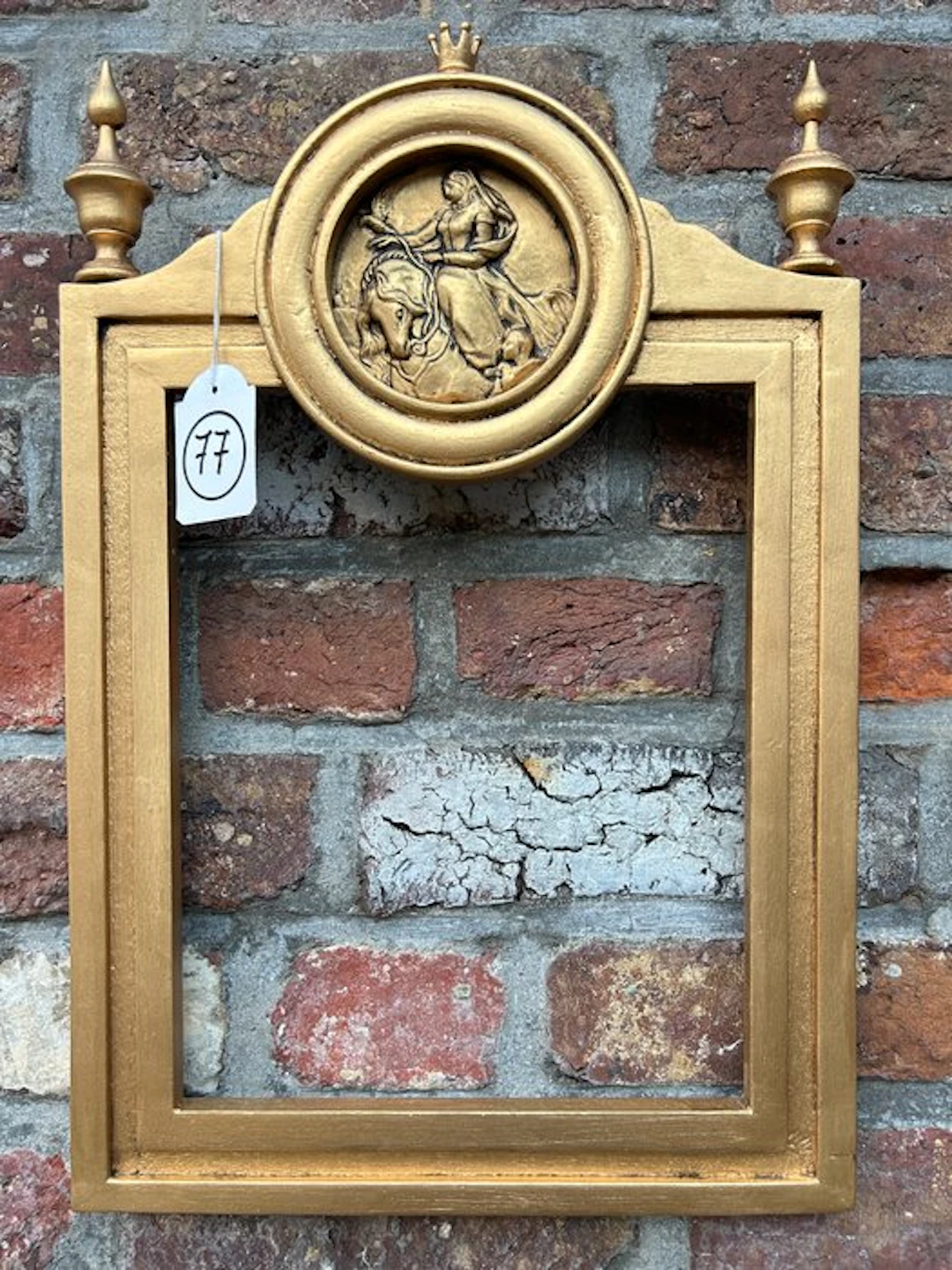 Frame - 77. Antique gold-gilt picture frame. For a painting measuring 28x23 cm.