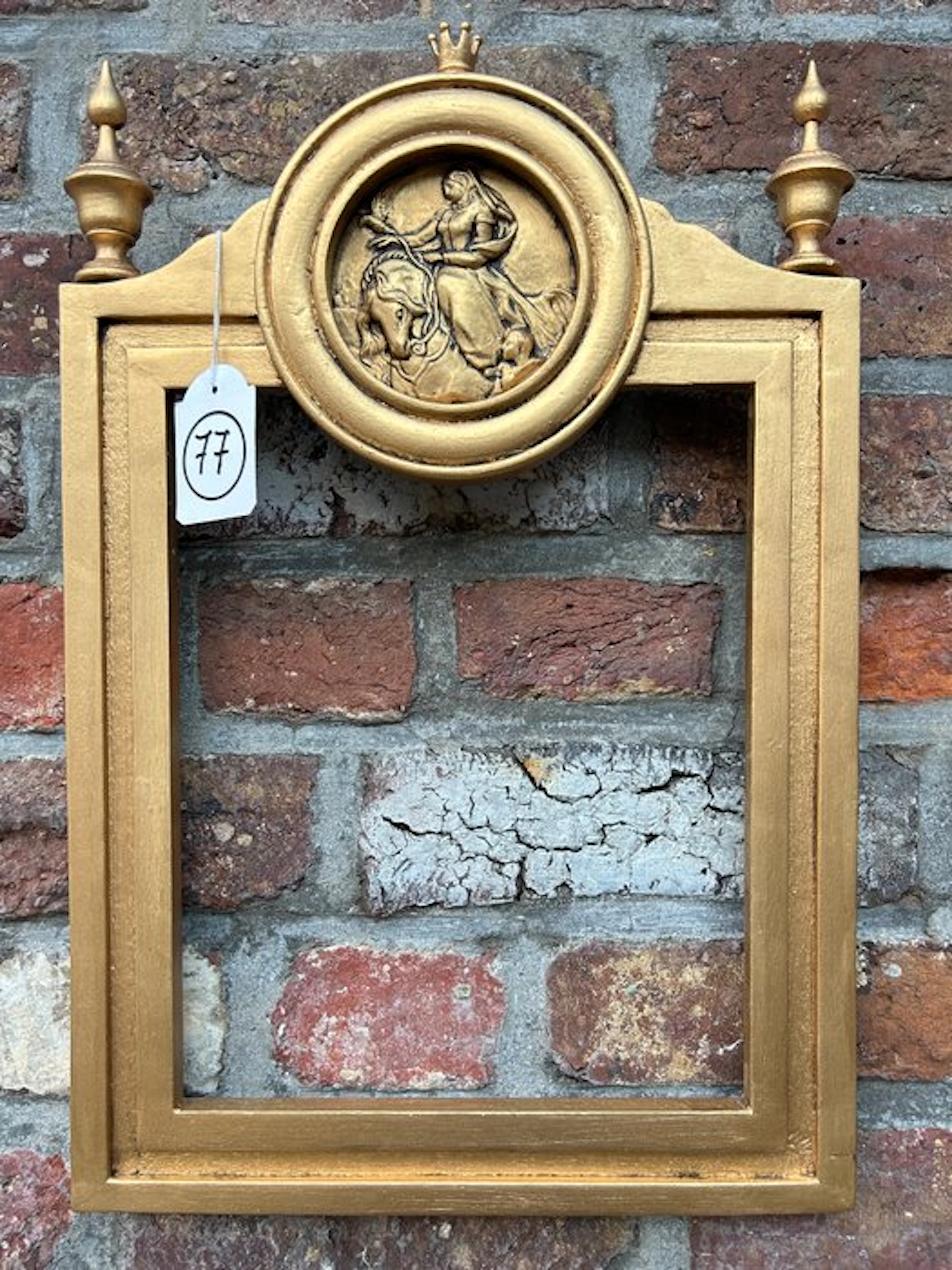 Frame - 77. Antique gold-gilt picture frame. For a painting measuring 28x23 cm.