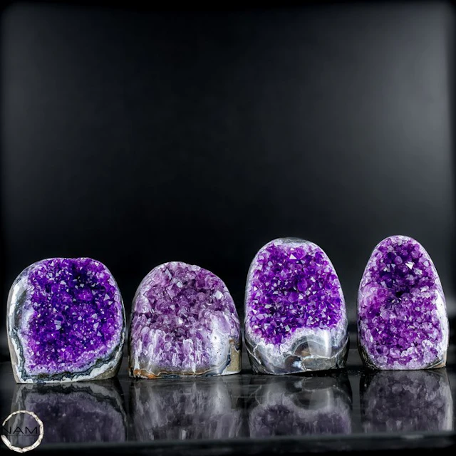 Exclusive amethyst druzy set with a highly crystalline...