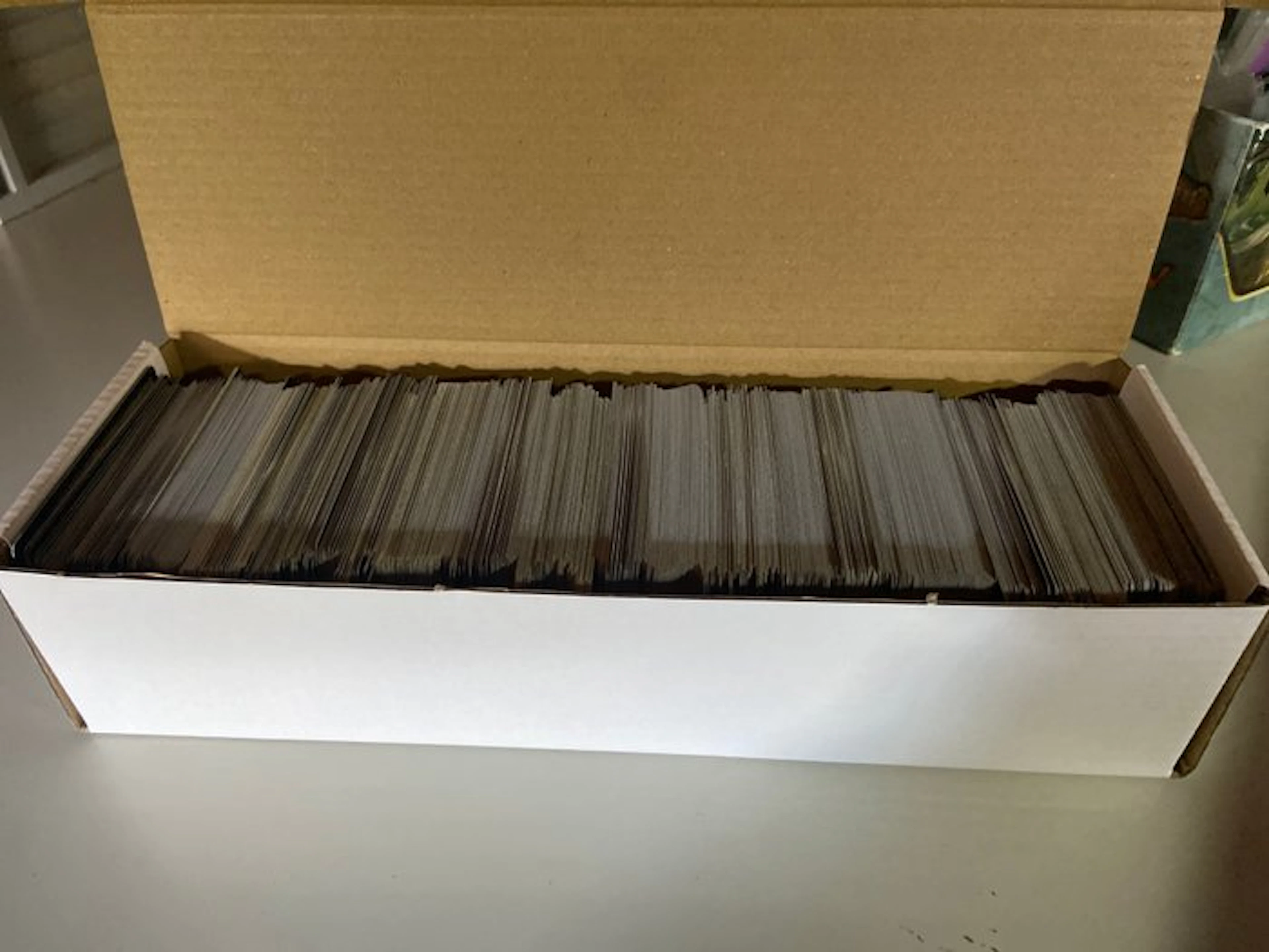 Wizards of The Coast - 1000 Box - Magic: The Gathering...