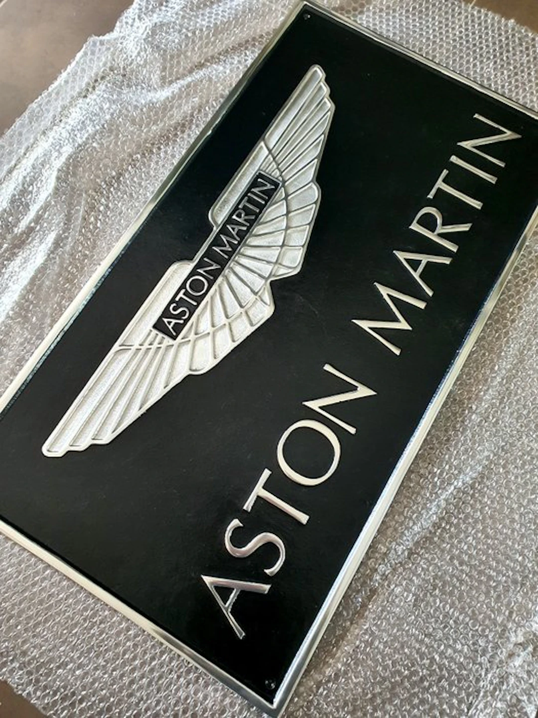 Aston Martin – Decorative plaque in cast aluminum - 9.00...