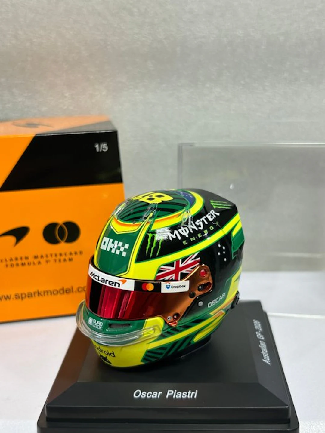 Spark 1:5 - Model car - Exclusivo! Oscar Piastri McLaren...