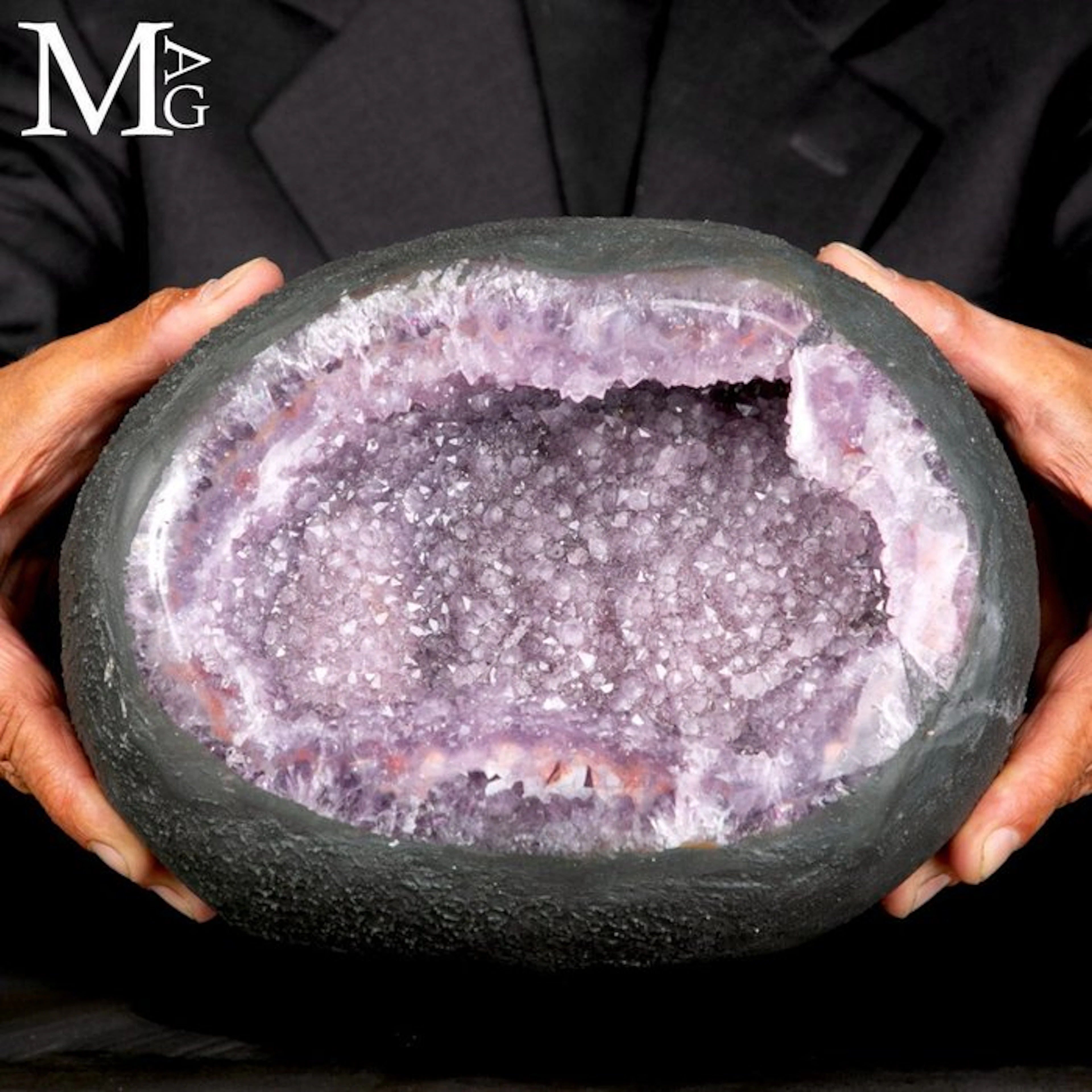 Natural Amethyst Geode – Extraordinary Deep Purple...