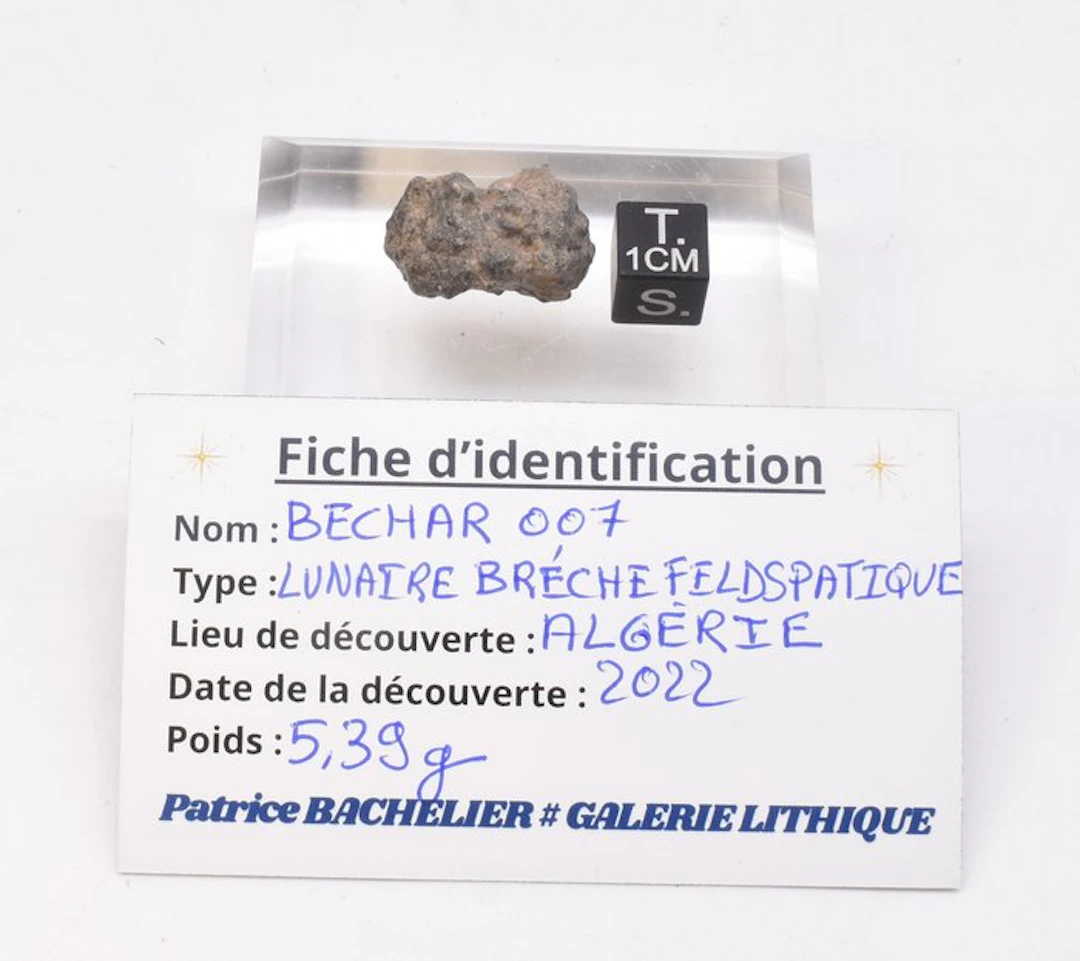 Lunar Meteorite Bechar 007 - Algeria - 5.39 g