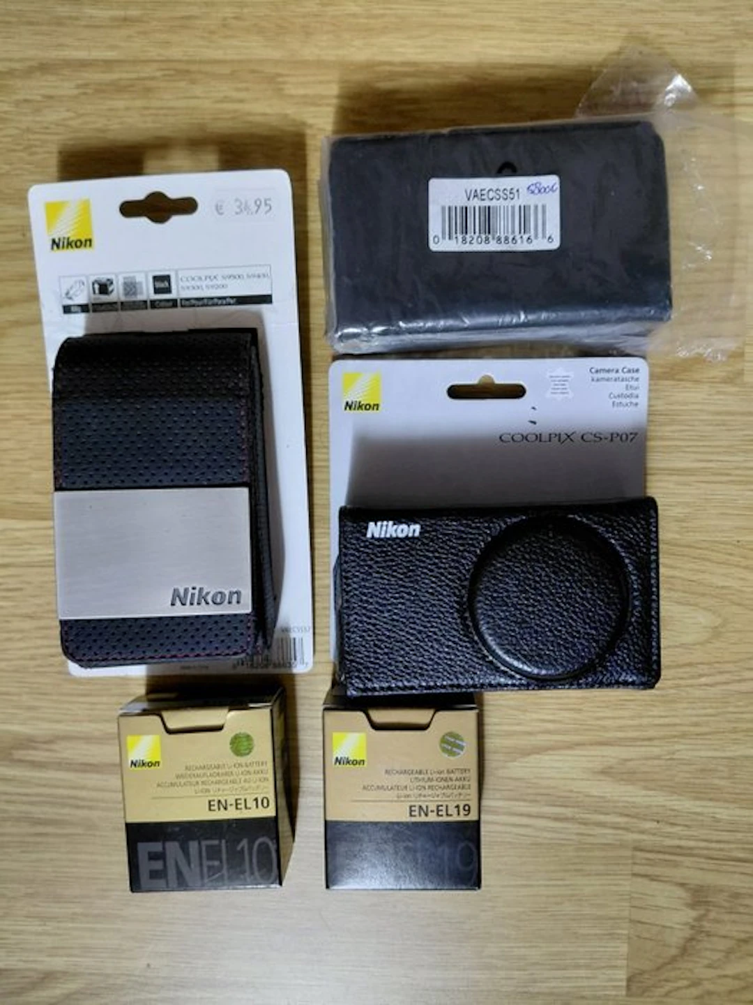Nikon BATCH VAN ORIGINELE NIKON COOLPIX ETUI’S EN ACCU’S Camera accessories