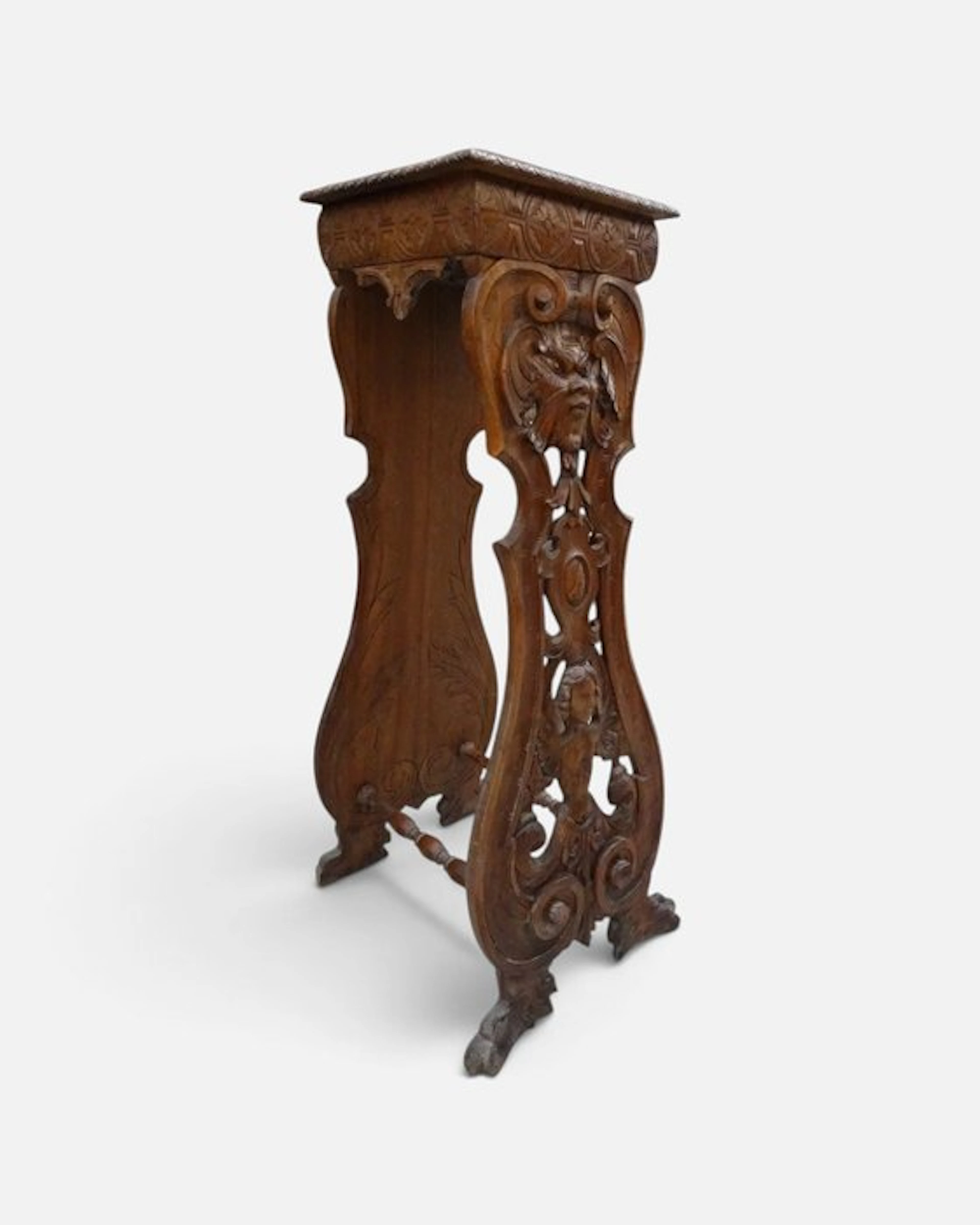 Column - 1900-1910 - column supports vases