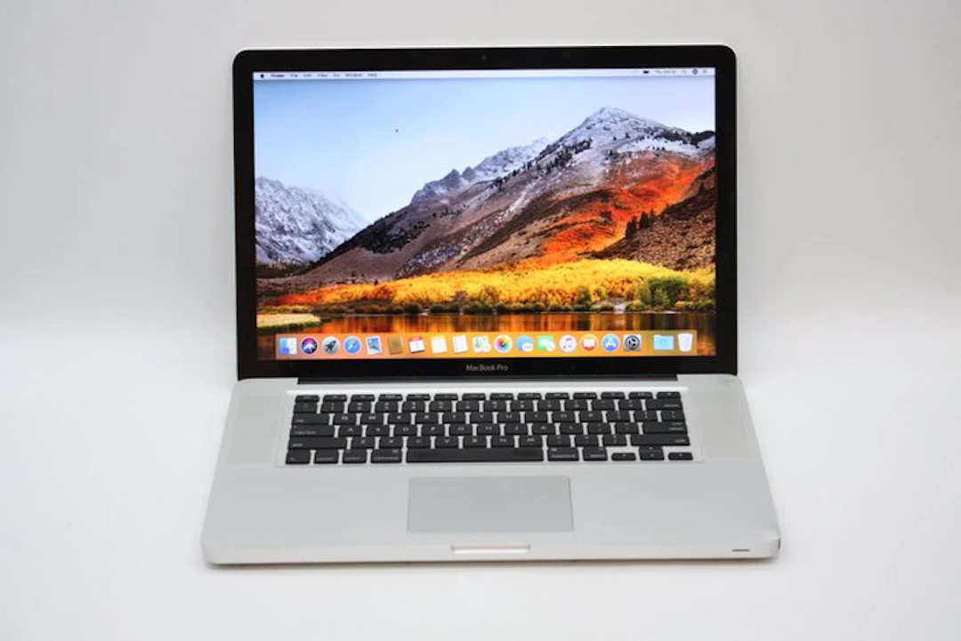 Apple MacBook Pro 15 inch | Intel Core i7 2.0Ghz CPU |...