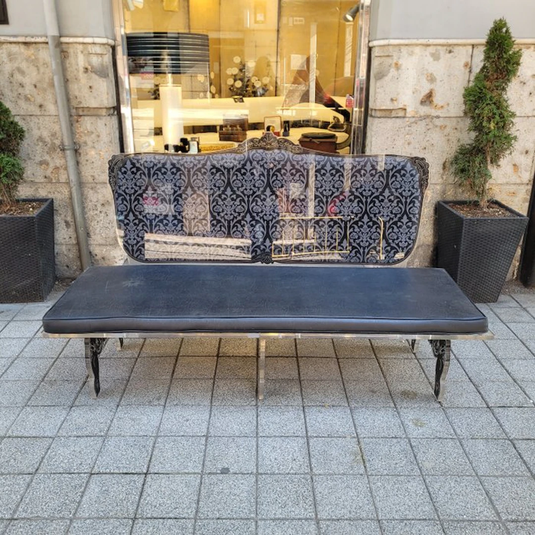 Acrila - Sofa - New Baroque - Fibreglass, Fur