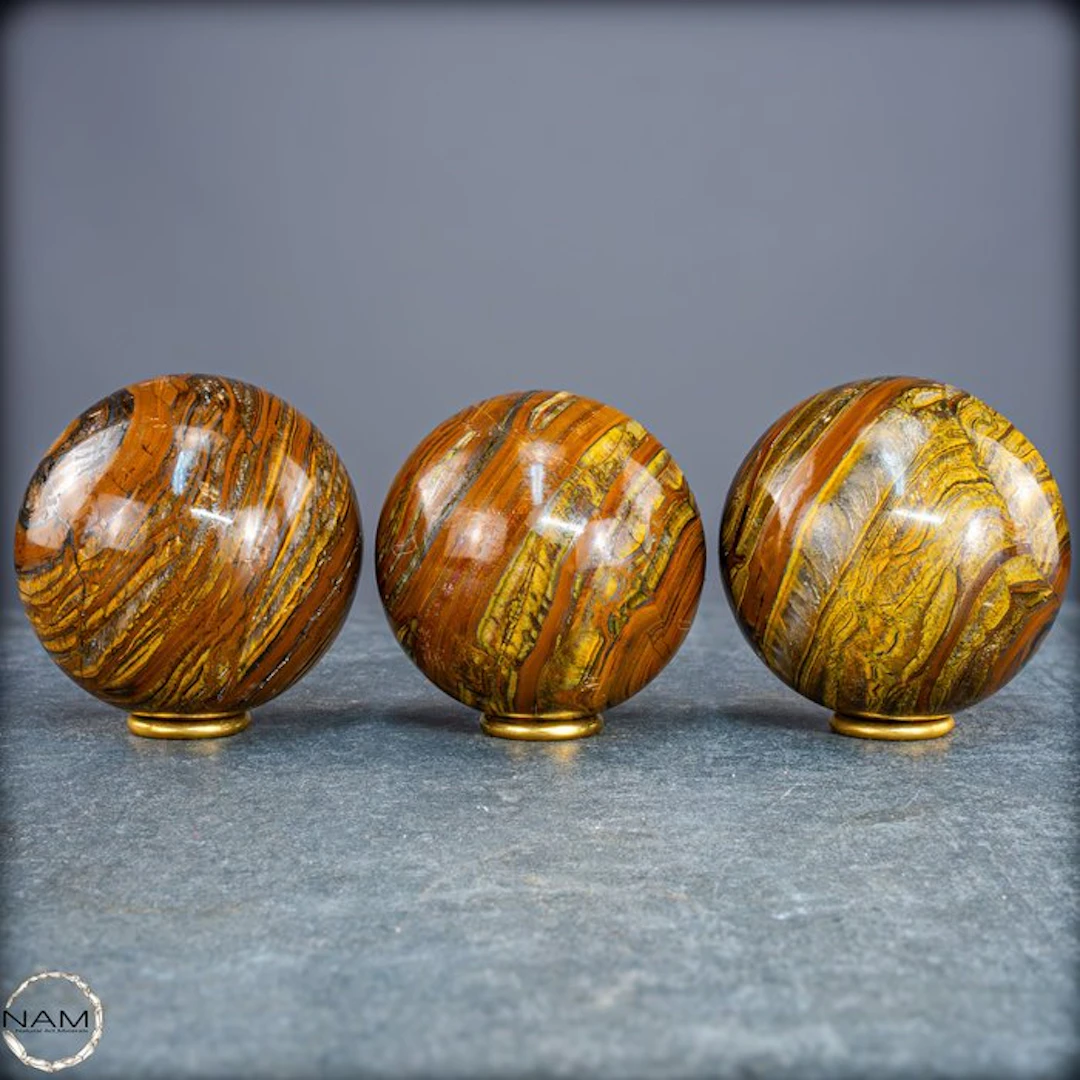 Tiger’s Eye Sphere Set – three expressive unique pieces with gold-brown