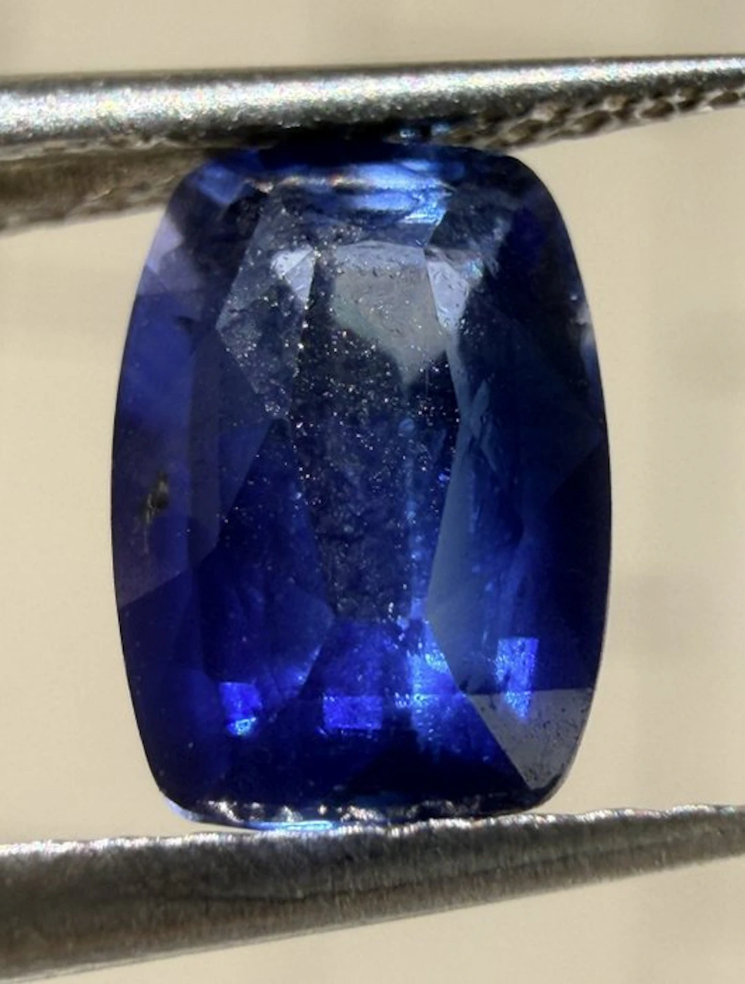 Blue Sapphire - 1.25 ct - Antwerp Laboratory for Gemstone...