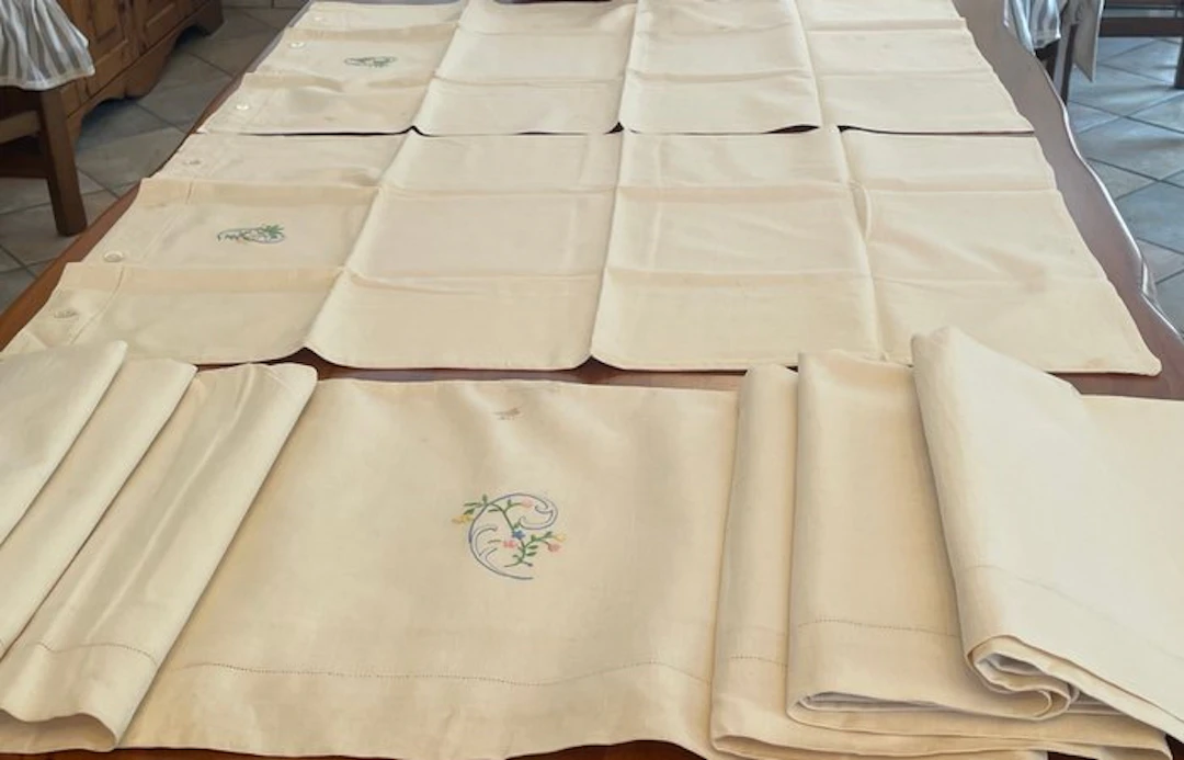 monogramma con ricami fatti a mano - Bed sheet (4) - 2.32 cm - 2.29 cm - Sheet