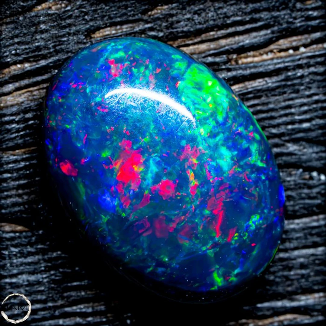 Natural Black Opal – The Fire of the Rainbow 4.7 ct- 0.94 g