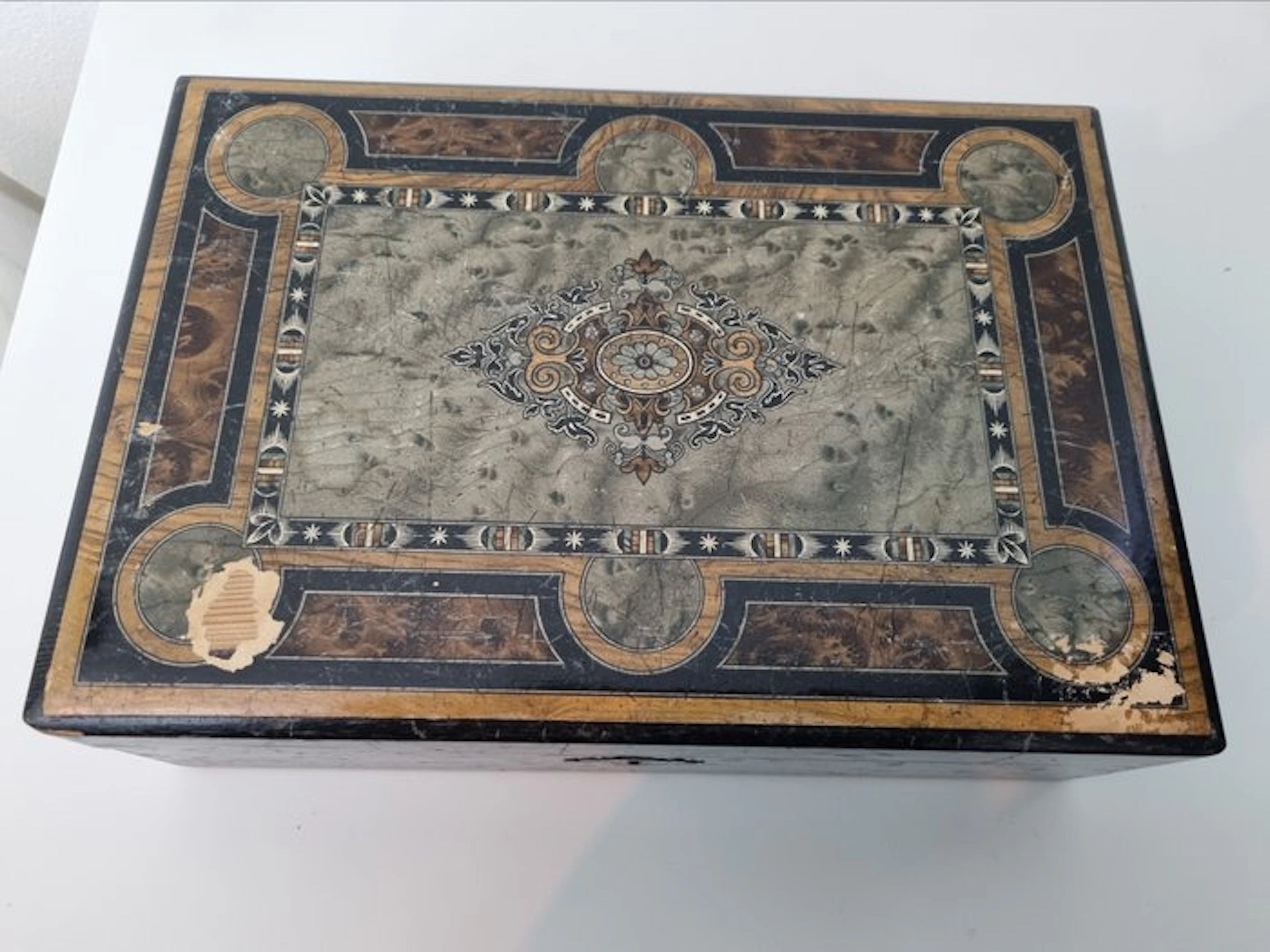 Stationery box - Wood- Burrwood