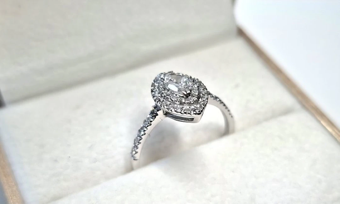 Engagement ring - 18 kt. White gold - 1.81ct. tw. Diamond (Natural) - Diamond