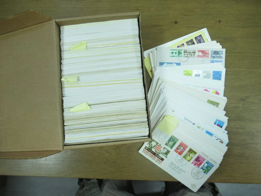 Netherlands 1964/1996 - 500 FDCs from the Netherlands in a shoebox