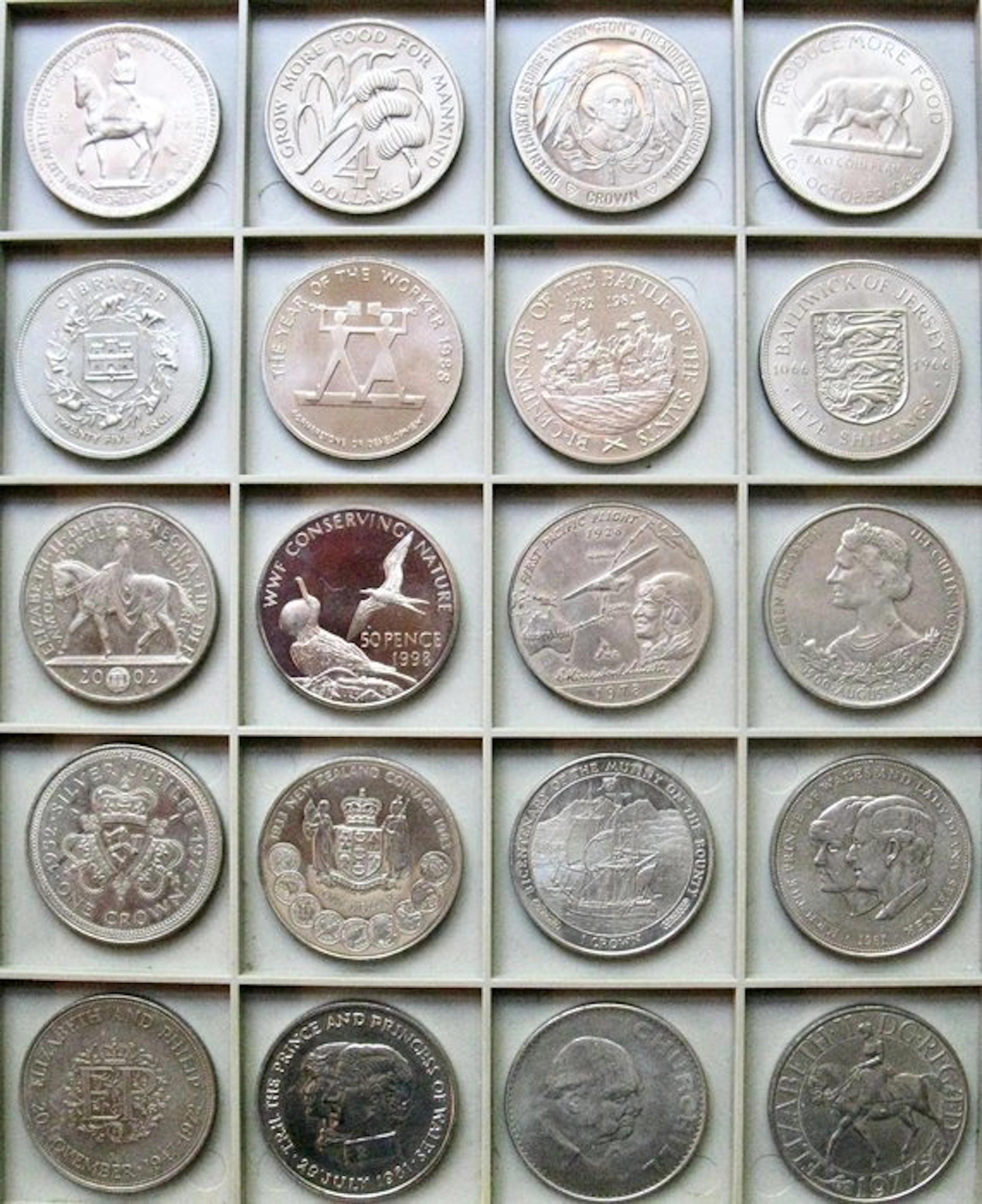 World. 20 Different Crown Size Coins | 1953-2002 |...