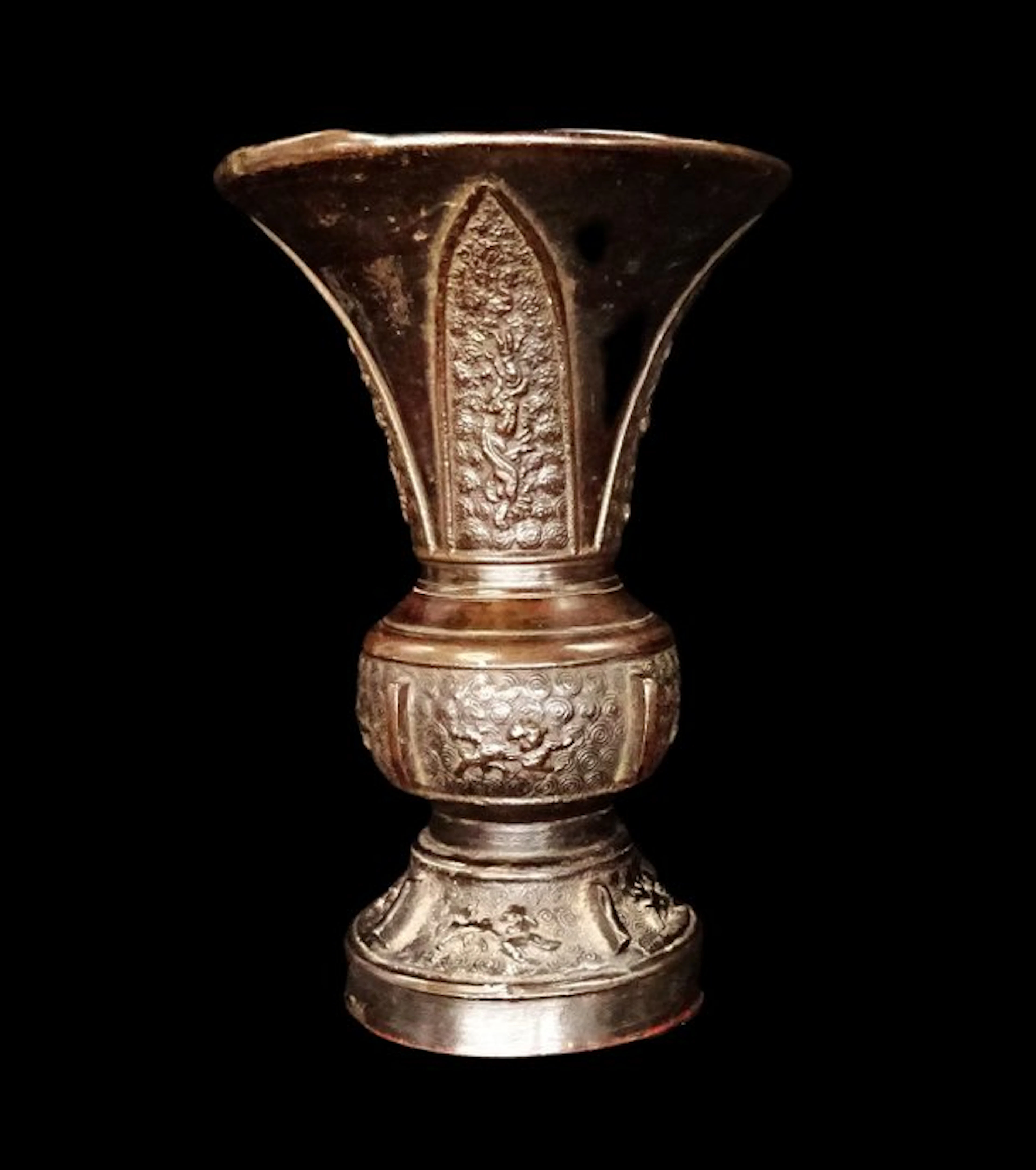 Ancient Chinese Antique Chinese - Bronze 'gu' vase with...