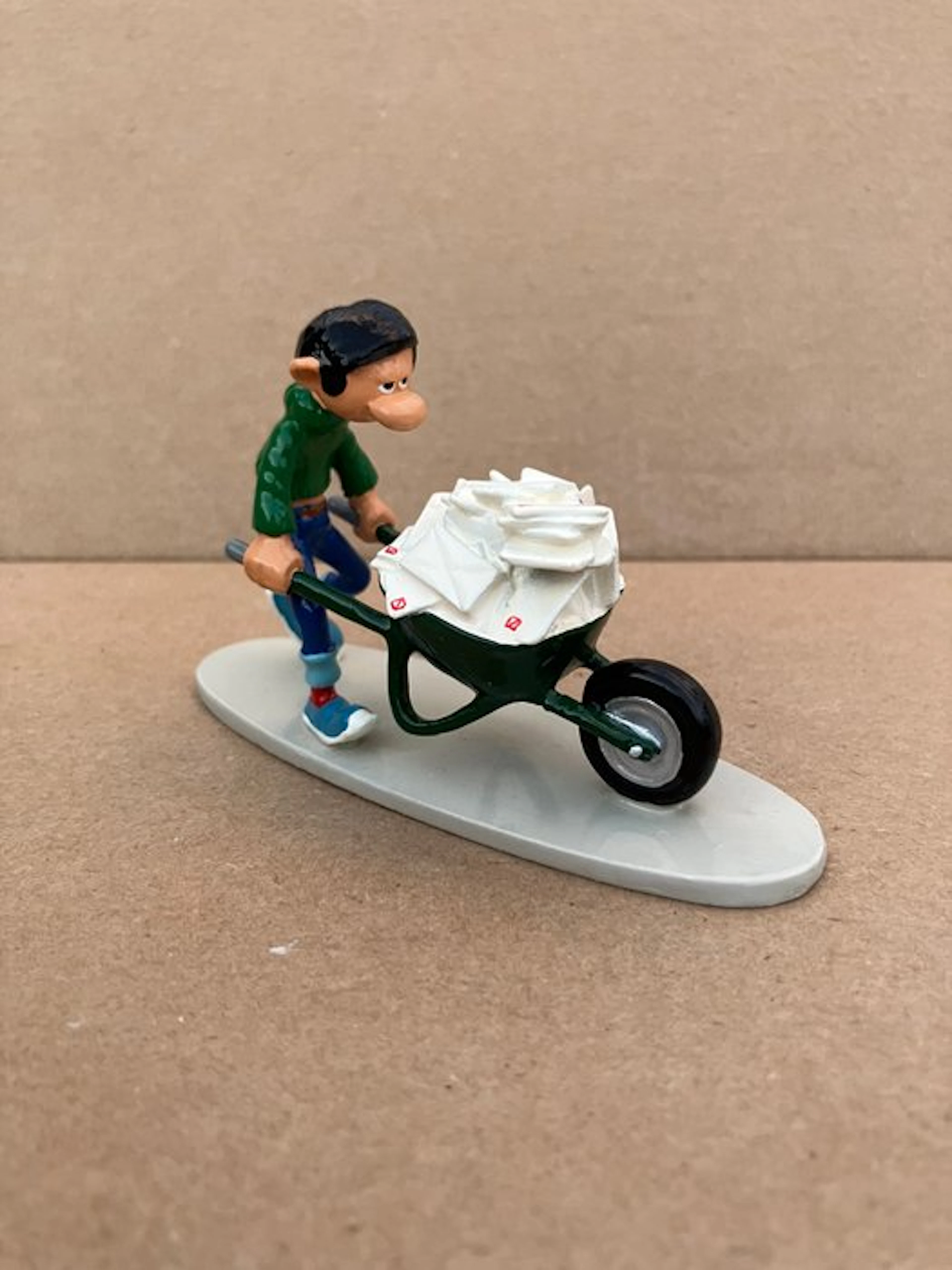 Pixi Paris - Réf : 4744 - Gaston - 1 - Gaston et sa brouette de courrier