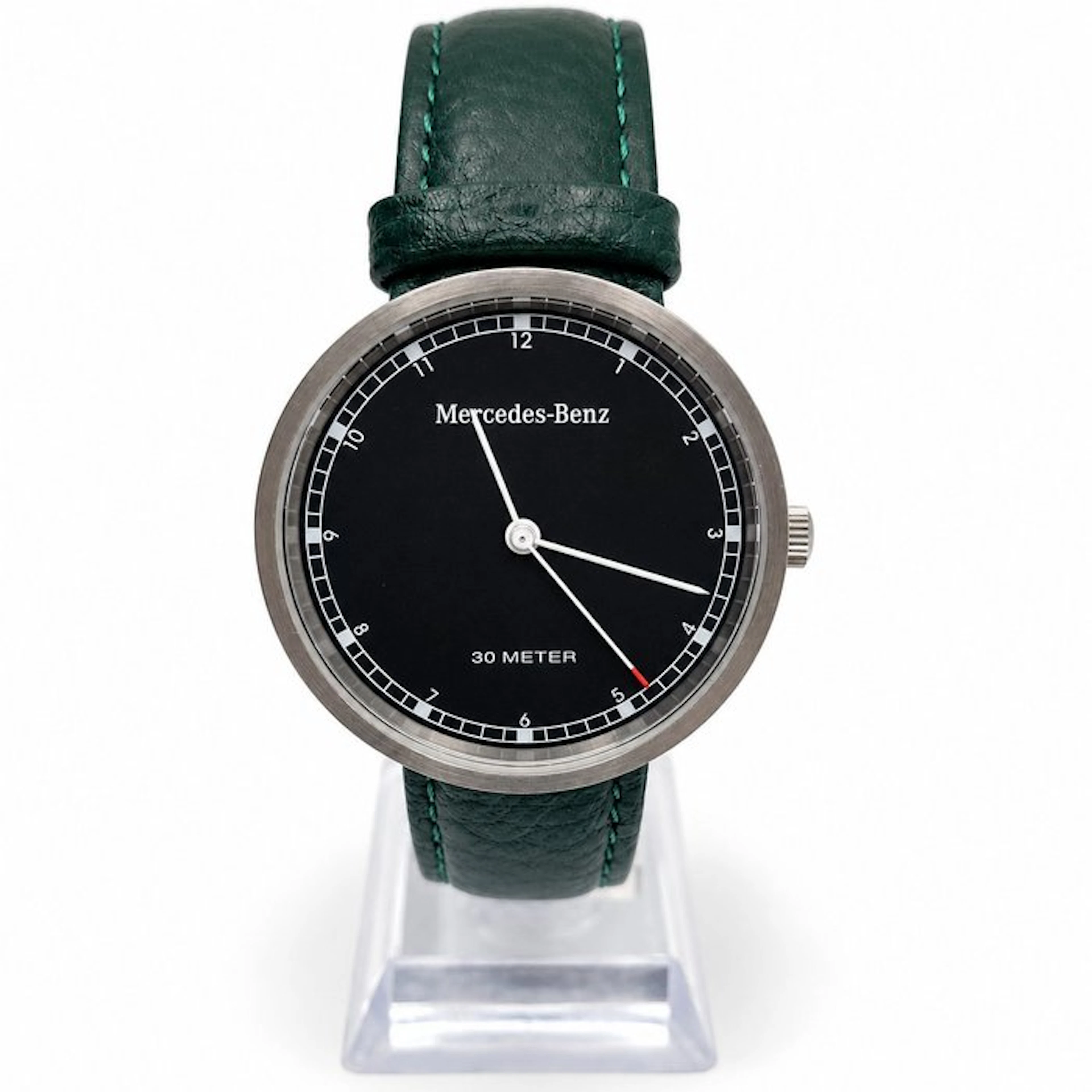 Watch - Mercedes-Benz - 30 Meters