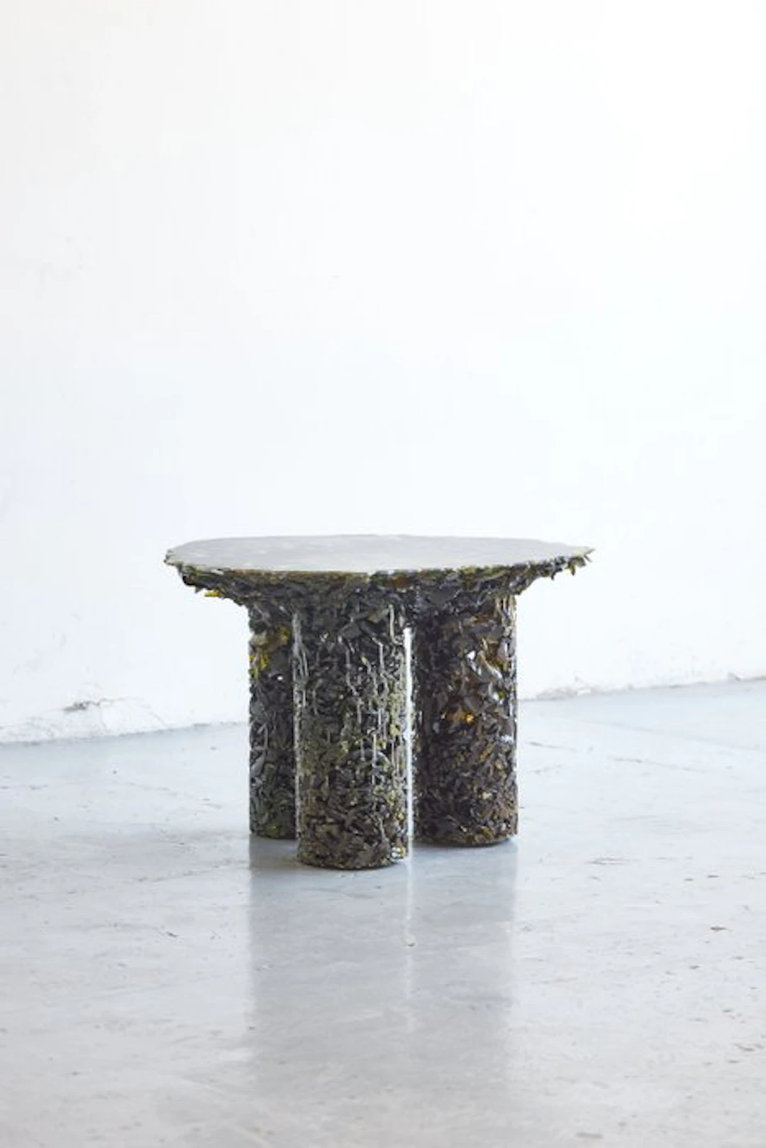 Josep Vila Capdevila - Side table - Glass, Resin - Ressaca