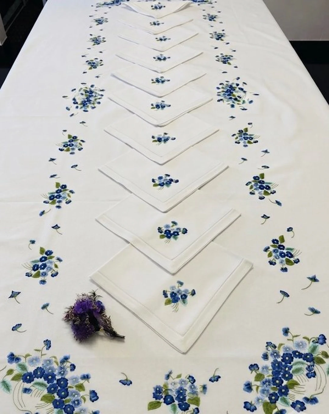 Embroidery (13) - 320 cm - 170 cm - Embroidered, large size.