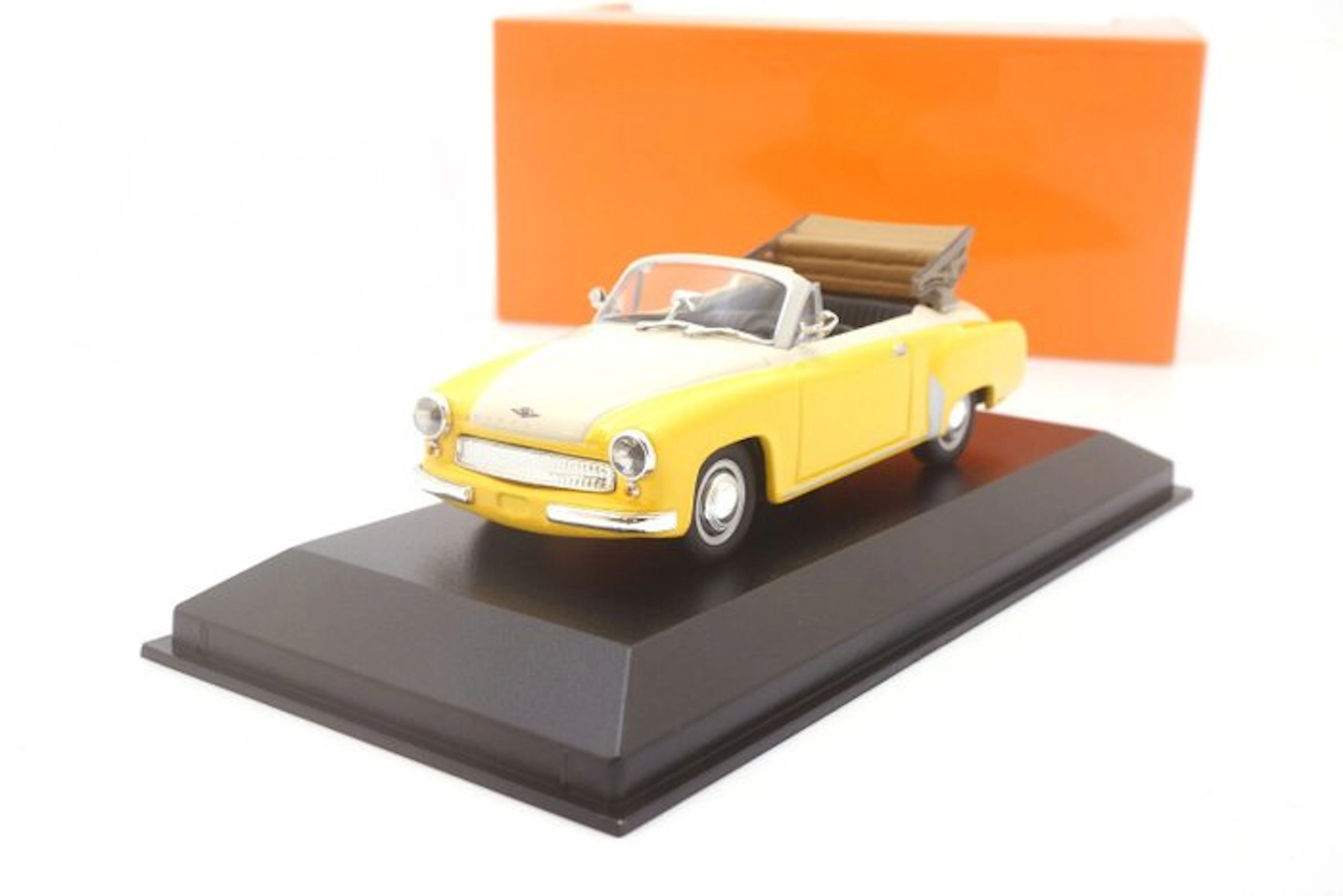 MaXichamps 1:43 - Model convertible car - Wartburg 311 Cabriolet 1958