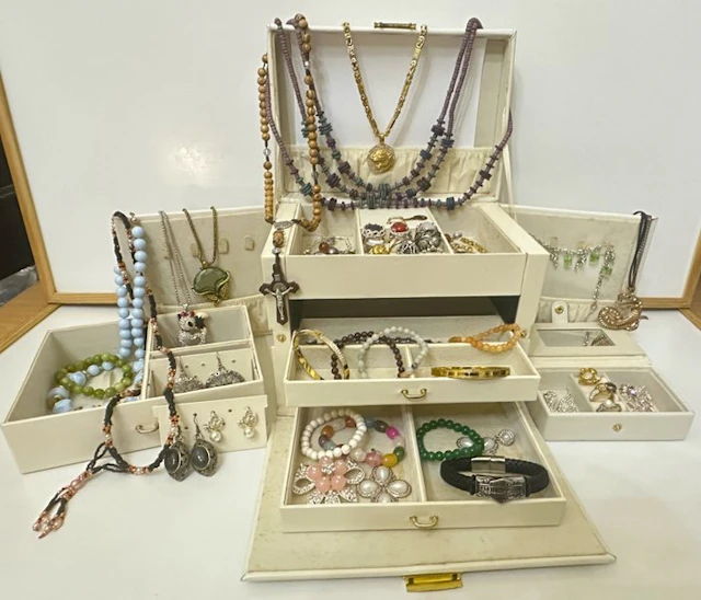 Themed collection - A large collection of bracelets and...