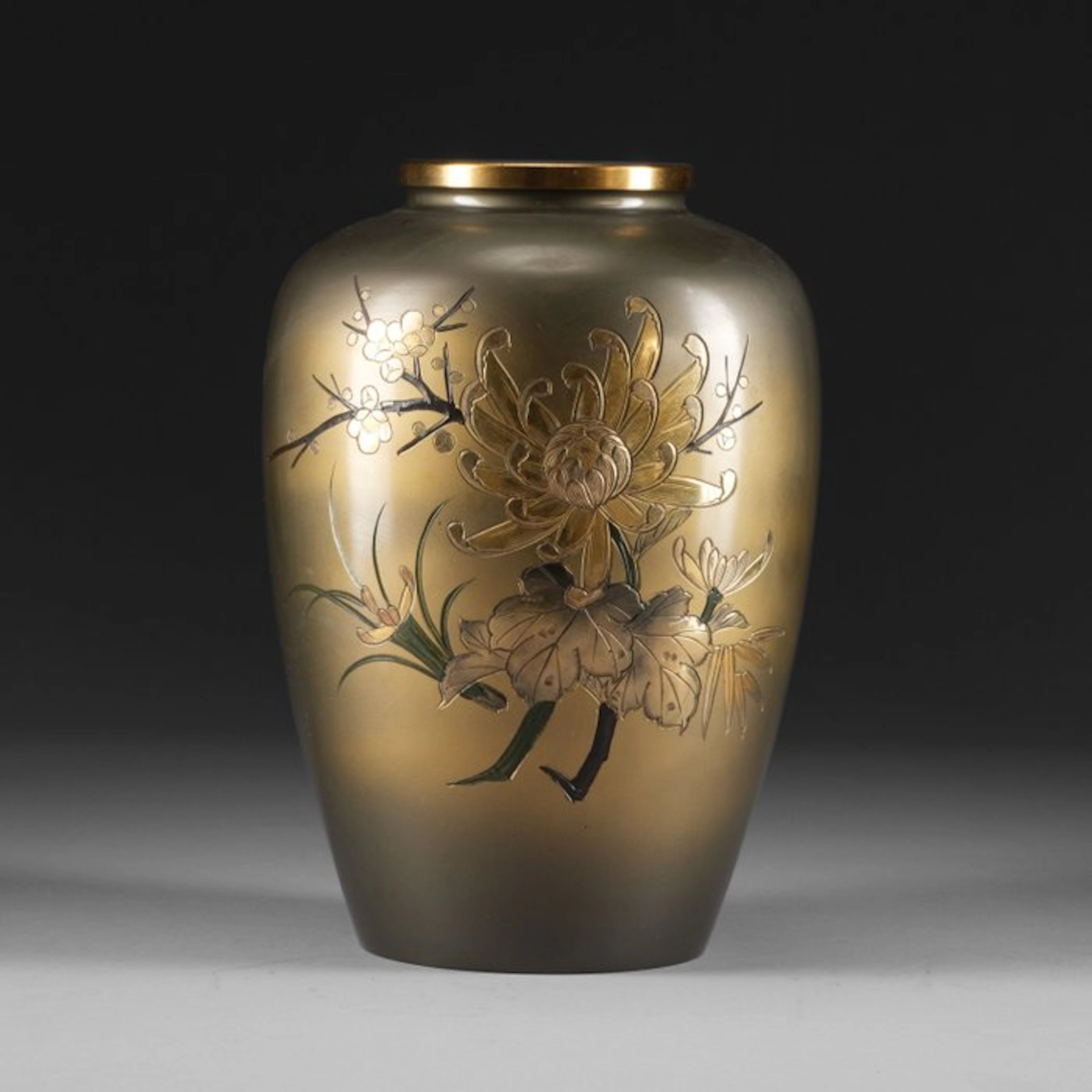 Baluster vase with flowers - Patinated bronze - Japan - Shōwa period