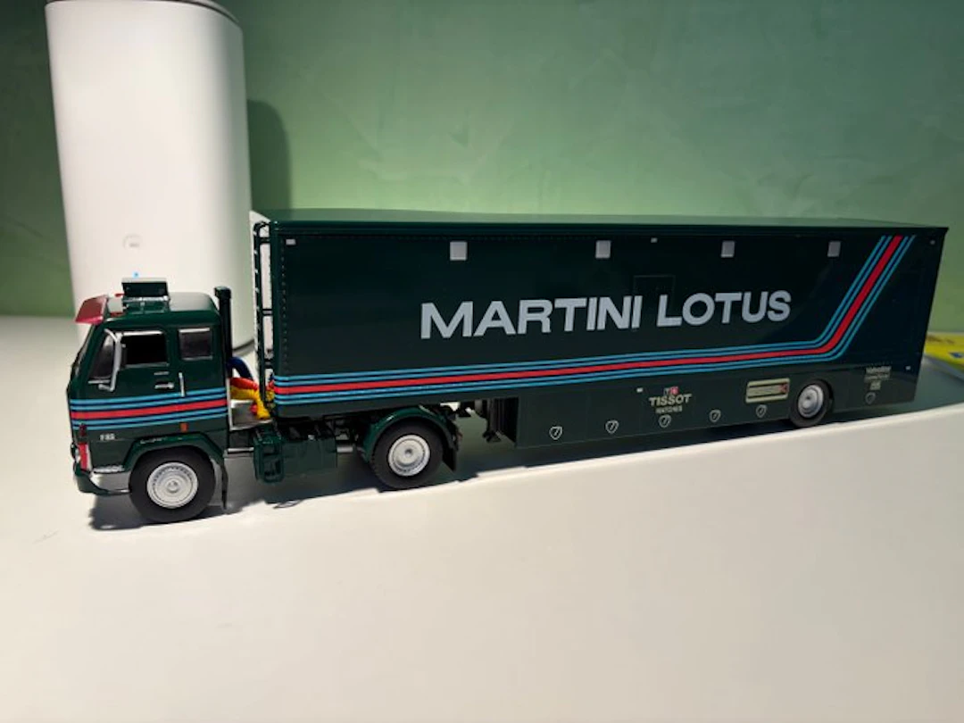 IXO 1:43 - Model truck - Volvo F89 Martini Lotus 1979