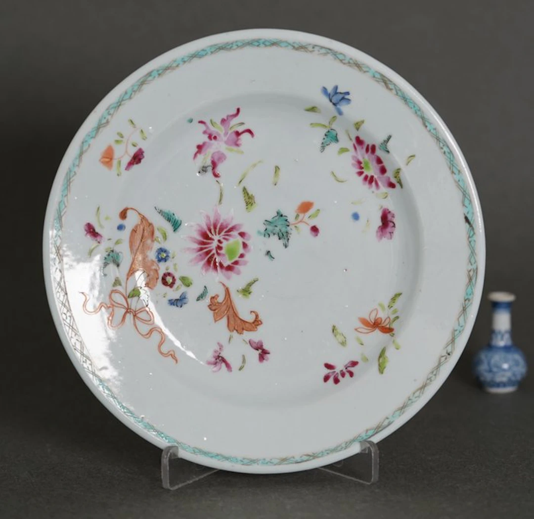 Yongzheng (1723-1735) - Perfect Condition - Plate - Chrysanthemum