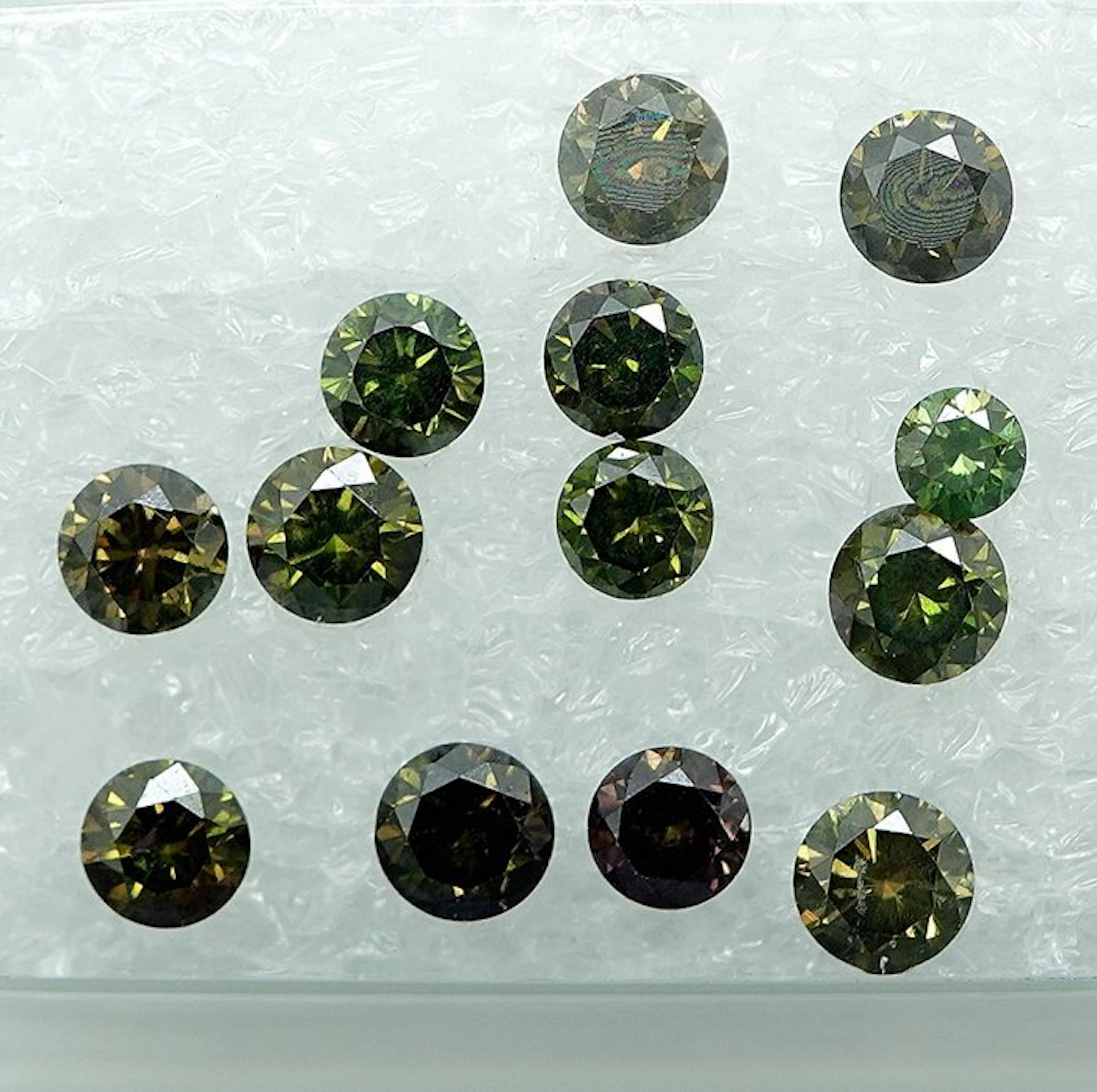No reserve price - 13 pcs Diamond (Colour-treated) - 1.03...