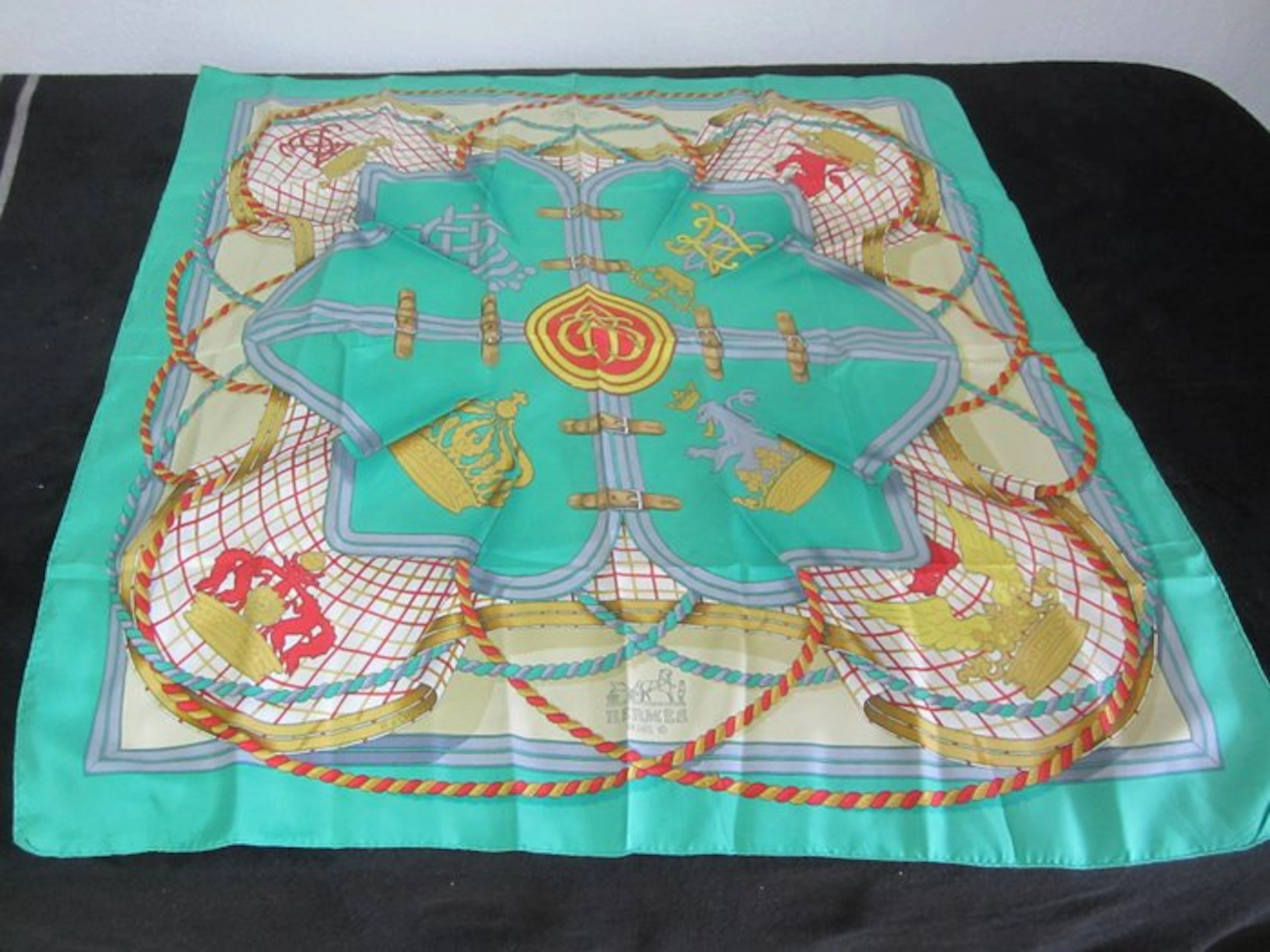 Hermès - GRANDE TENUE DE H D ORIGNY DE 1985 - Foulard