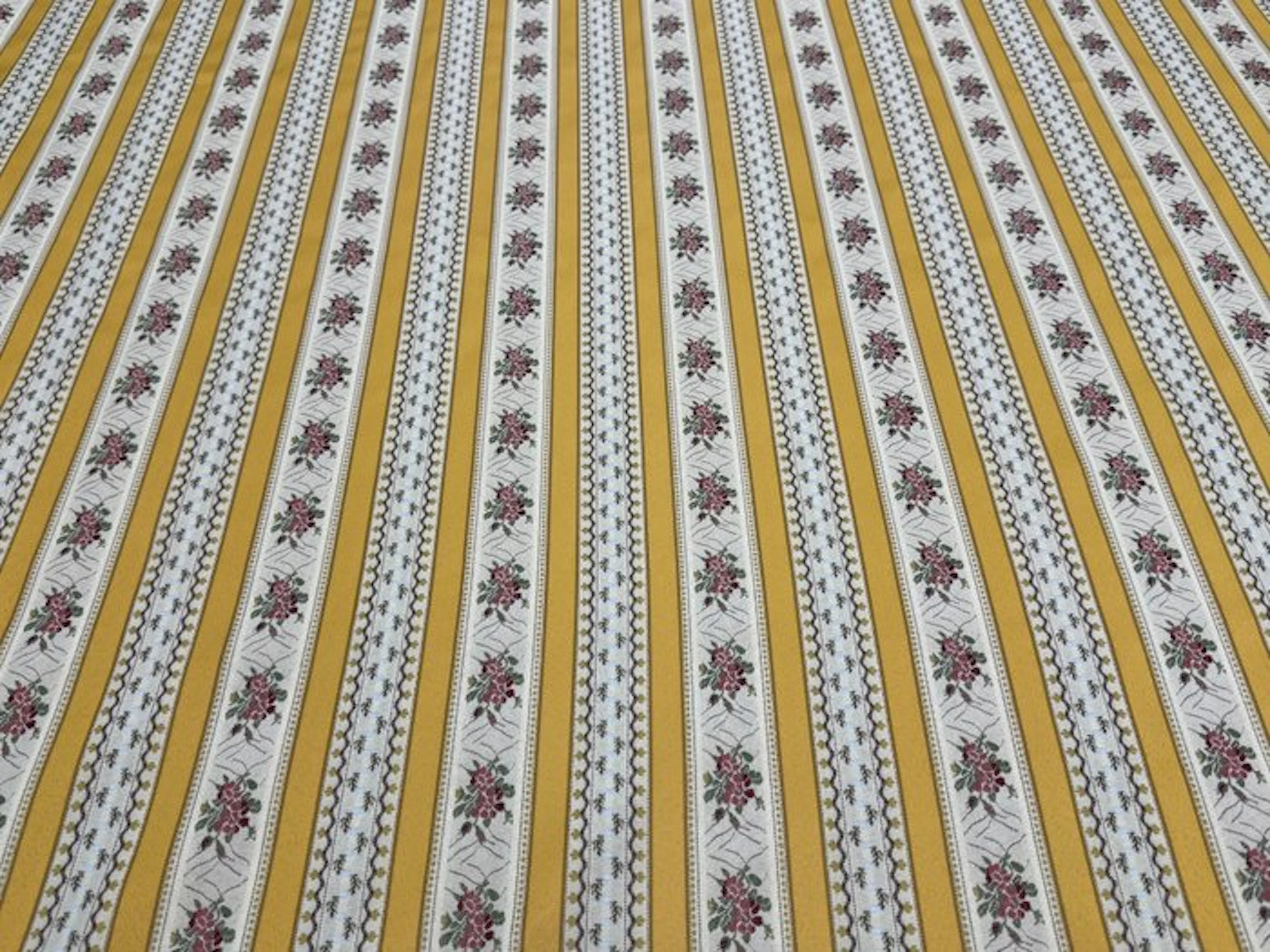 No reserve price!! Provencal elegance on Yellow Stripes...