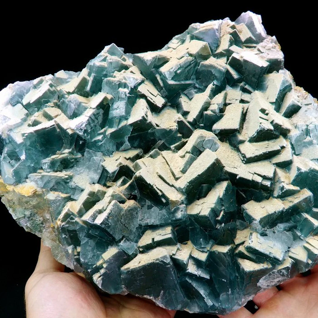 Fluorite - Huairou, Beijing, China - Height: 26.7 cm - Width: 20.5 cm- 6500 g
