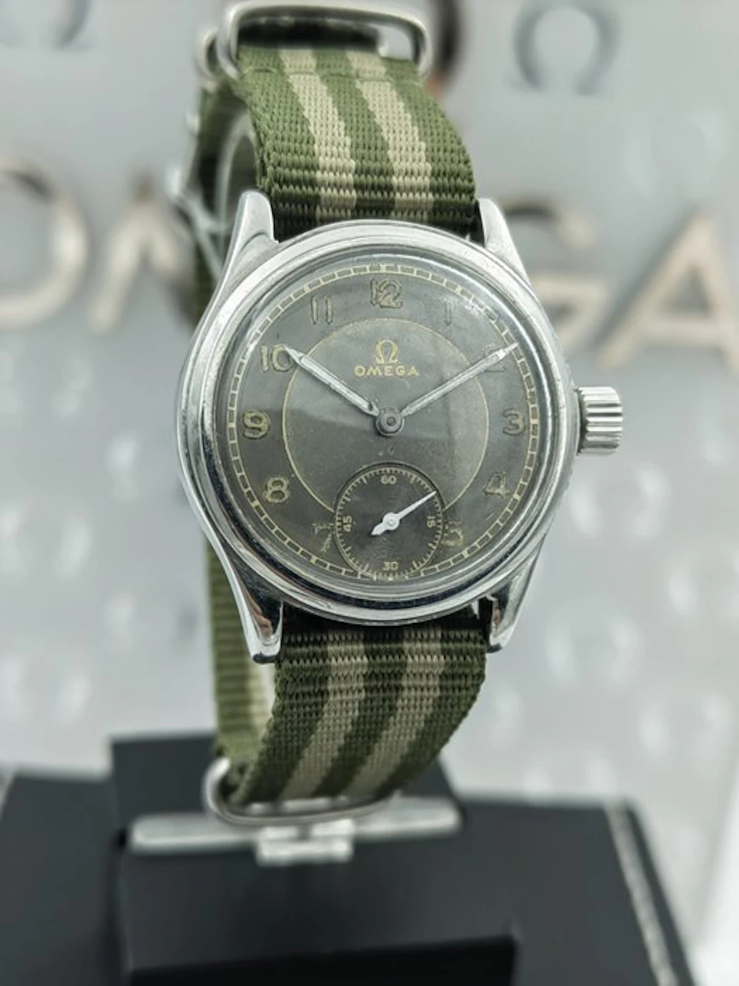 Omega - Military WW2 - Bullseye Dial - Cal. 23.4 - No reserve price