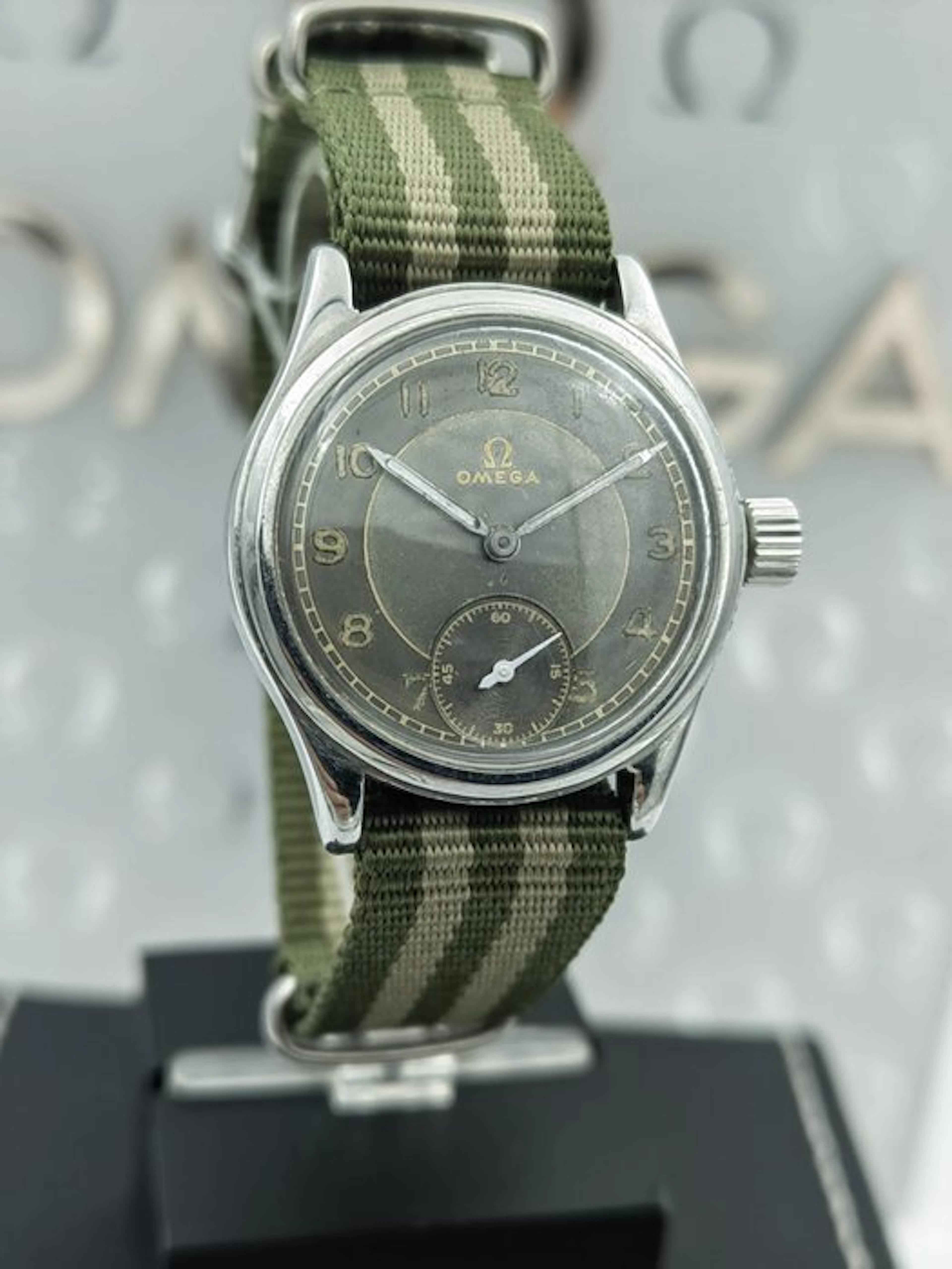 Omega - Military WW2 - Bullseye Dial - Cal. 23.4 - No reserve price