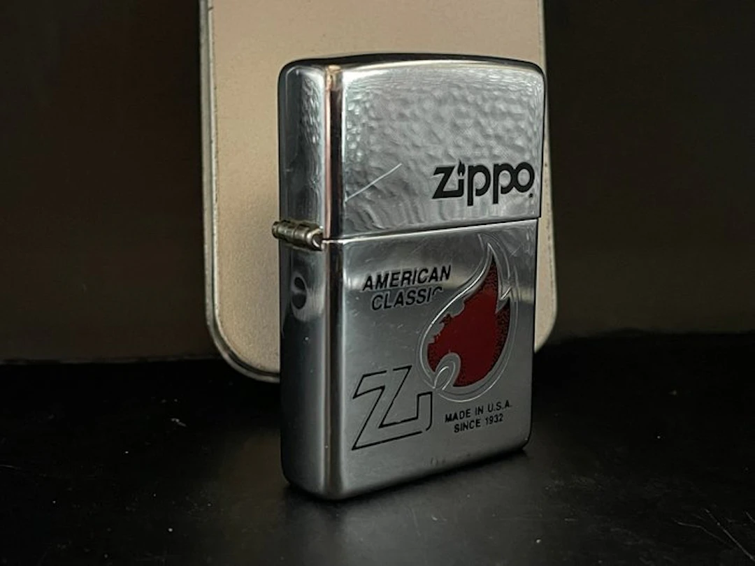Zippo - Zippo AMERICAN CLASSIC FLAMME - No reserve price...