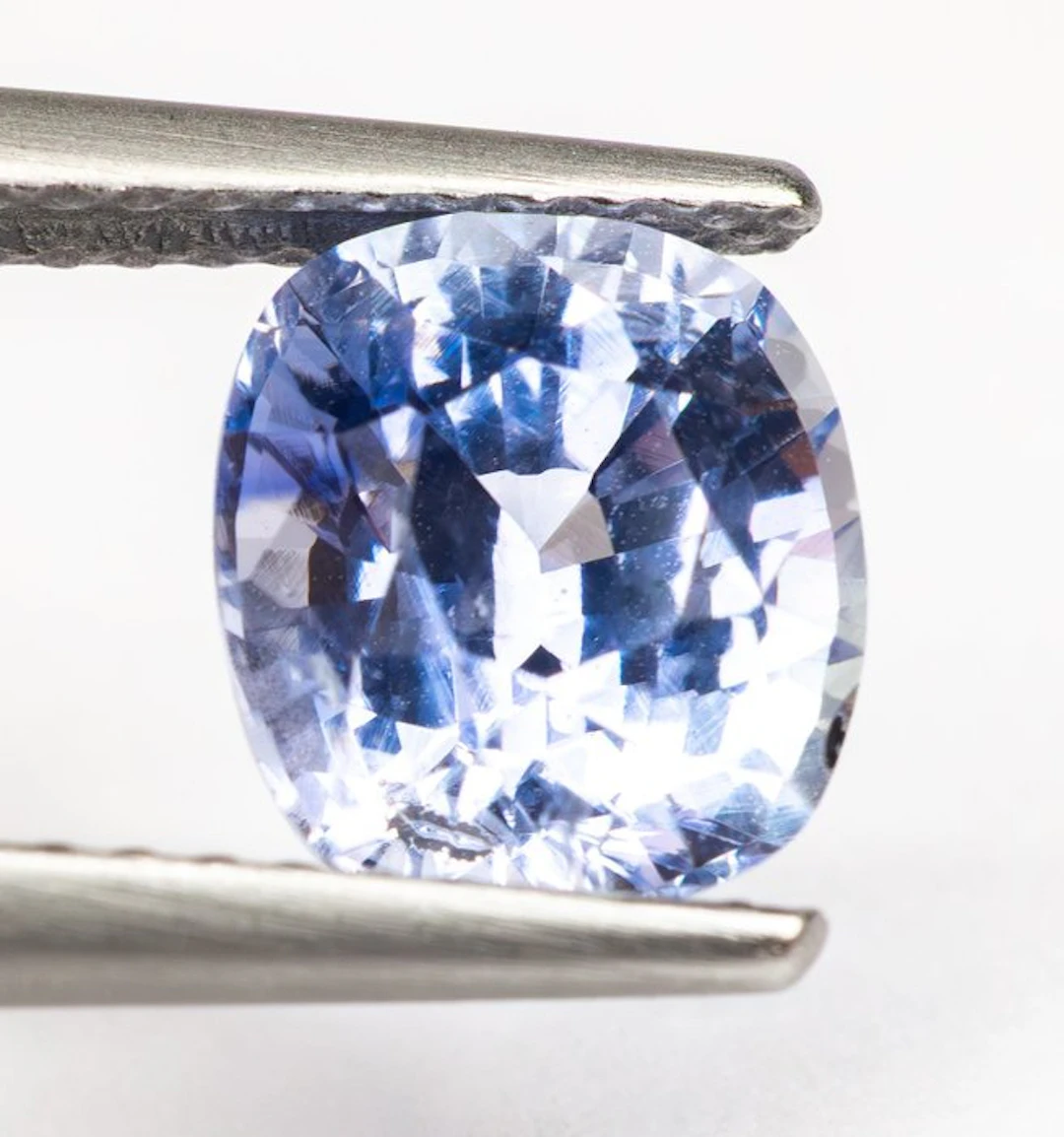 Sapphire - 2.36 ct - Gem Report Antwerp (GRA) - Light Blue (Ceylon)