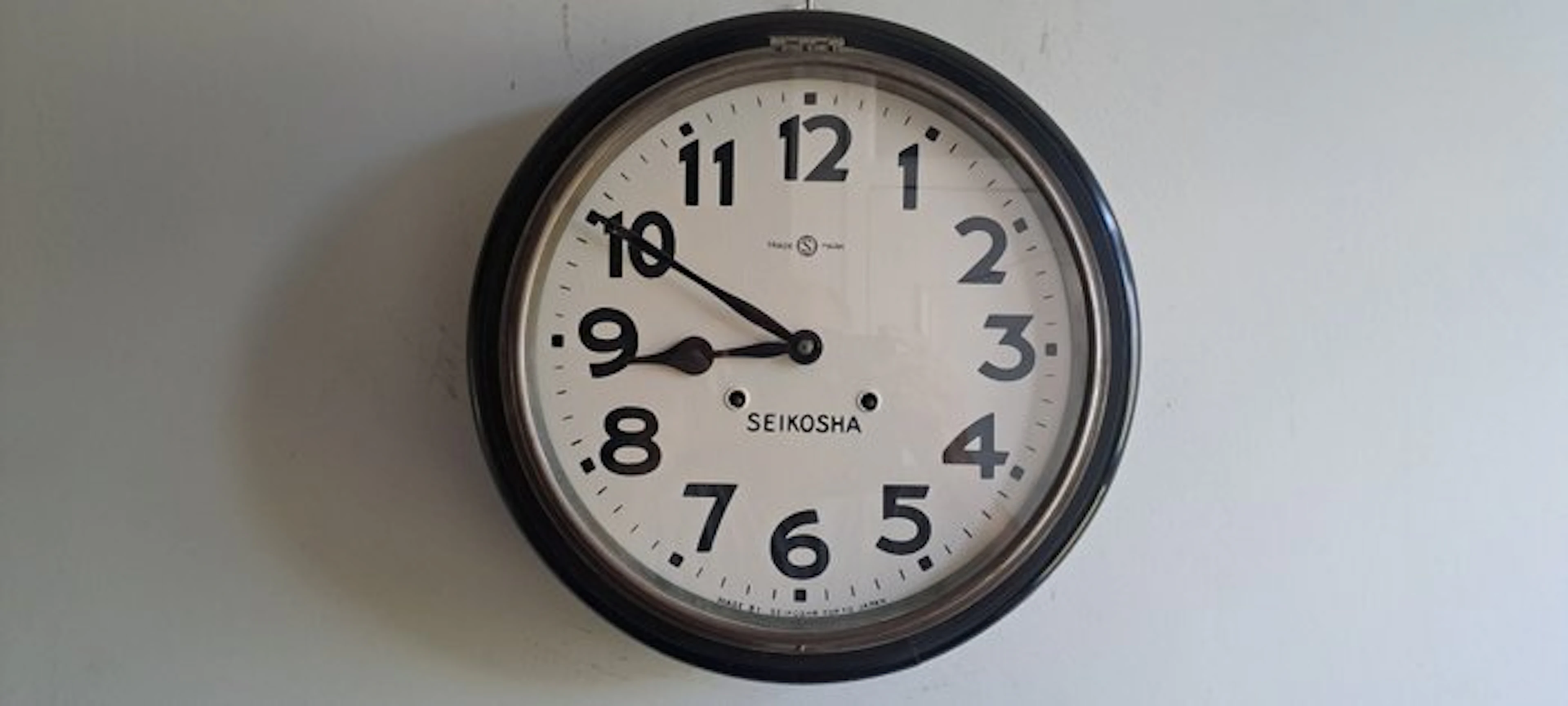 Industrial timepiece - Industrial Wood/Glass/Metal. - 1950-1960