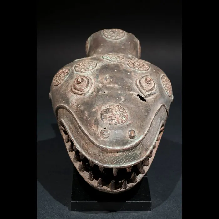 Snake head - ancient bronze - Kingdom of Ife - Yoruba - Nigeria