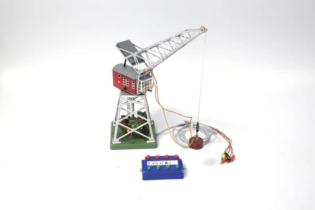 Märklin H0 - 7051 - Model train scenery (1) - Crane with lifting magnet