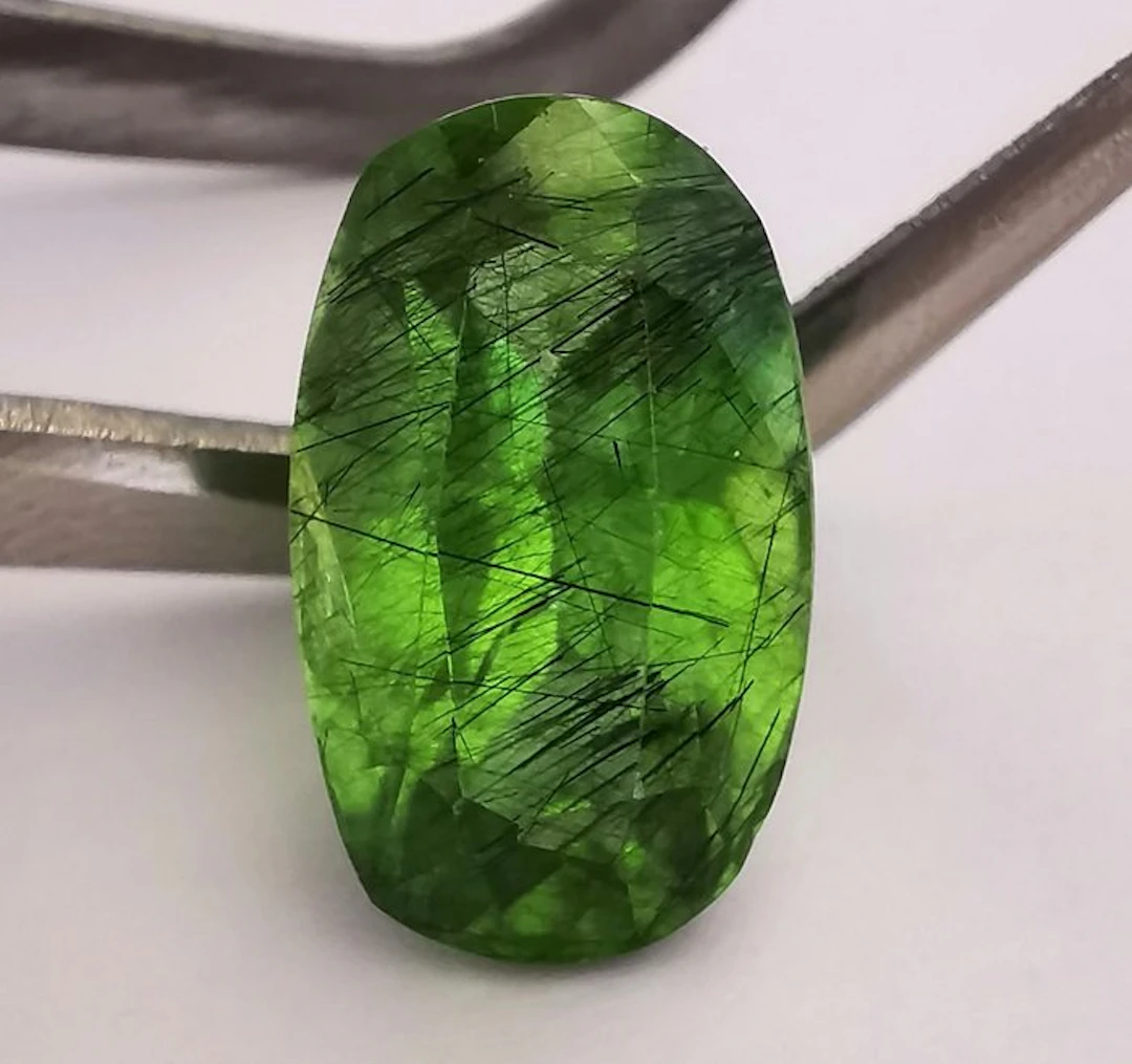 No reserve price - 1 pcs Peridot - 8.94 ct - Antwerp...