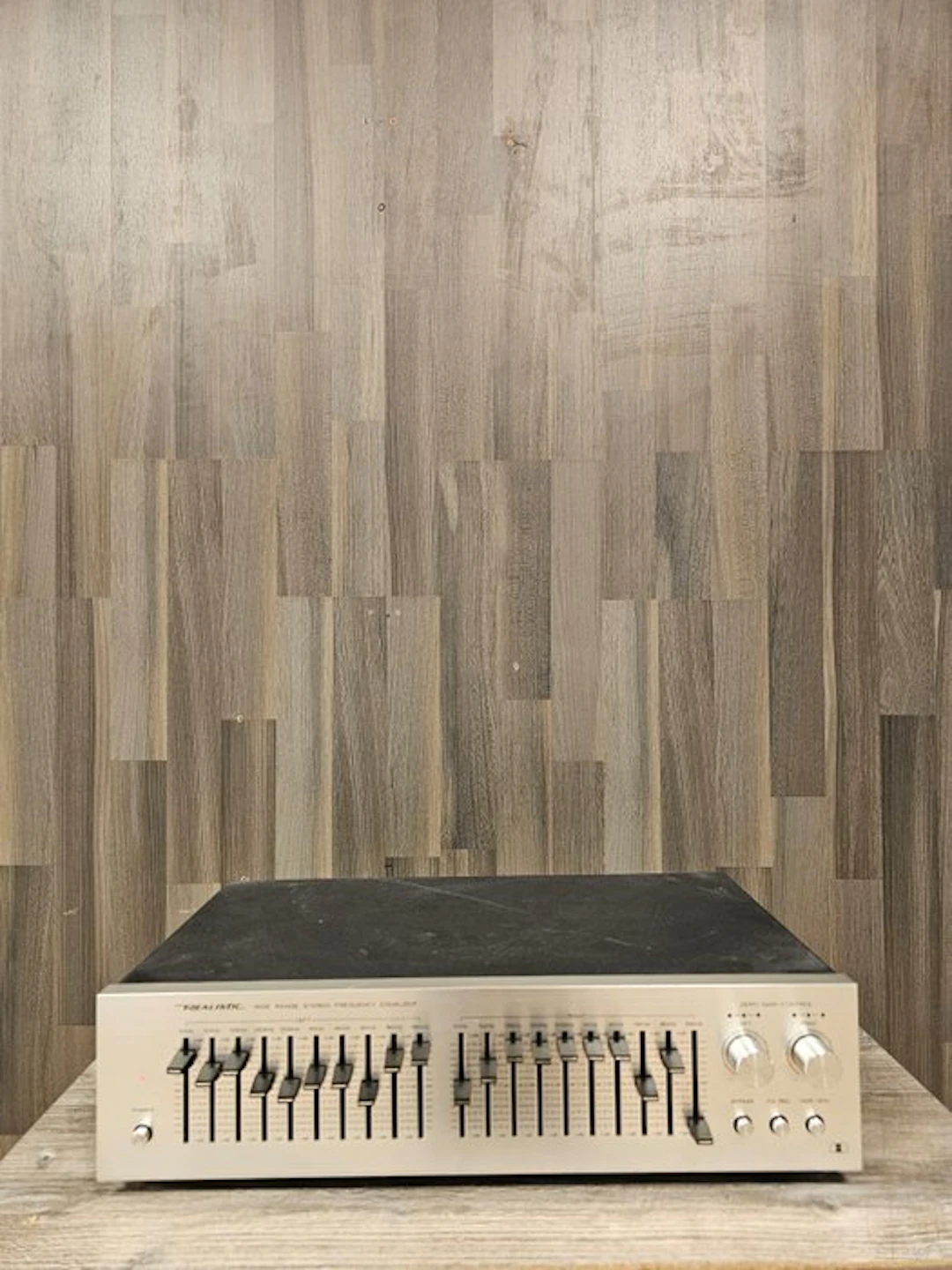 Realistic - 31-2000 Stereo graphic equalizer